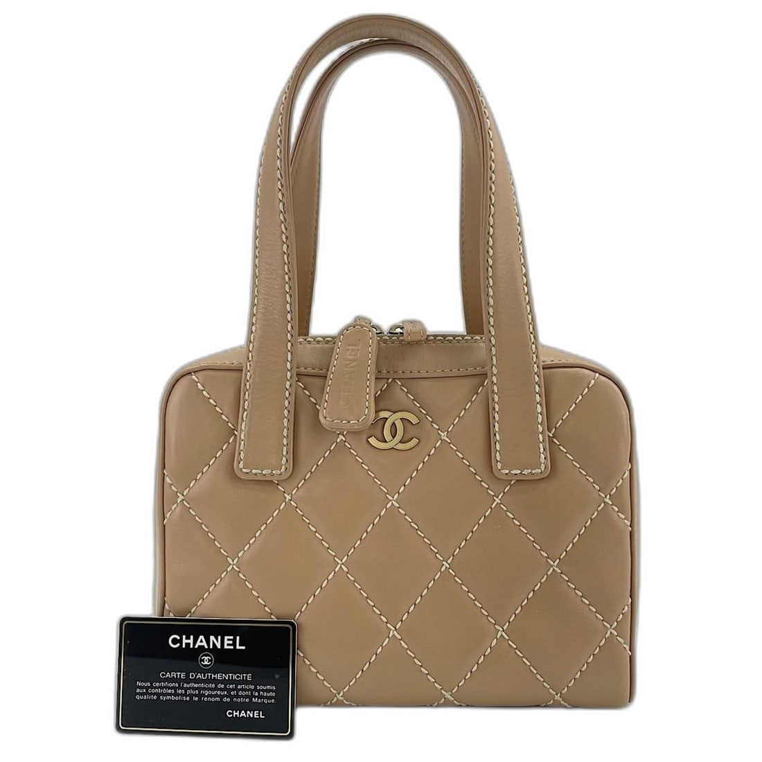 Chanel handbag, beige: --- Catalog ---Category: SizeSize (HxWxD): 17cm x 23cm x 9cm / 6.69'' x 9.05'' x 3.54''Category: DesignType: HandbagColor: BeigeGender: WomenCategory: GeneralBrand: Chanel--- Item List ---Section: