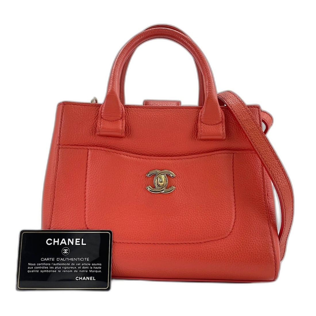 Chanel Executive Handbag, Red: --- Catalog ---Category: SizeSize (HxWxD): 17cm x 21.5cm x 7cm / 6.69'' x 8.46'' x 2.75''Category: DesignType: HandbagColor: Red colorGender: WomenCategory: GeneralBrand: Chanel--- Item List