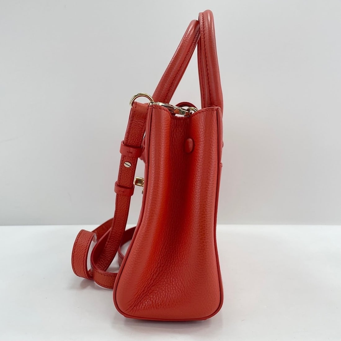 Chanel Executive Handbag, Red - 5