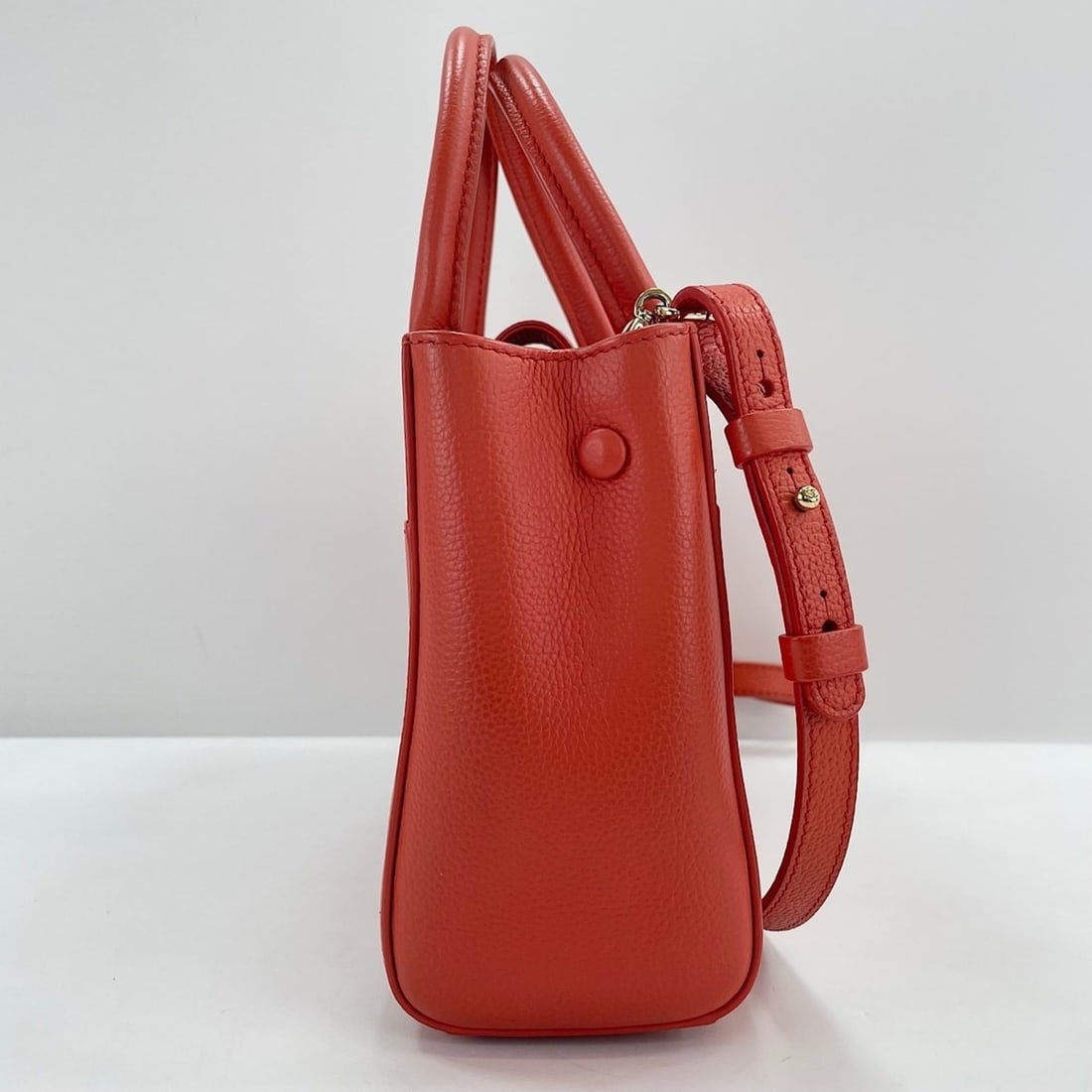Chanel Executive Handbag, Red - 6