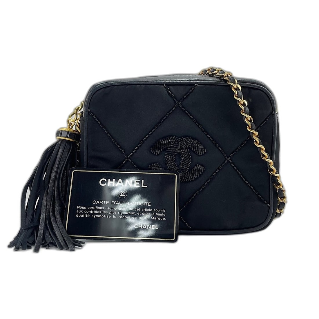Chanel Matelassé Shoulder Bag, Black: --- Catalog ---Category: SizeSize (HxWxD): 12cm x 15cm x 6.5cm / 4.72'' x 5.9'' x 2.55''Strap Length: 110cm / 43.3''Category: DesignType: Shoulder bagColor: BlackGender: WomenCategory: GeneralLine: