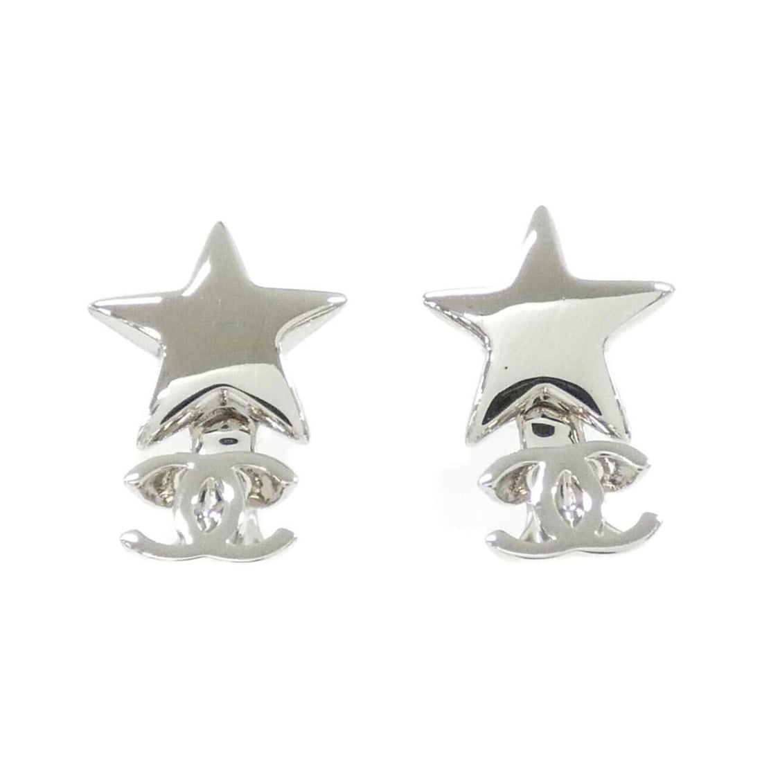 Chanel ABH471 Earrings: --- Catalog ---Category: SizeSize (HxWxD): 30.00mm x 20.00mm / 1.18'' x 0.79''Category: DesignType: Stud earringsColor: SilverGender: WomenCategory: GeneralMPN: ABH471Brand: Chanel--- Item List ---Sec
