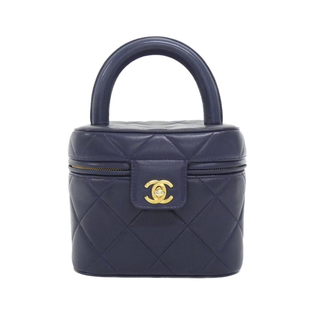 Chanel handbag: --- Catalog ---Category: SizeSize (HxWxD): 15cm x 16.5cm x 16.5cm / 5.9'' x 6.49'' x 6.49''Category: DesignType: HandbagColor: NavyGender: Women,MenMaterial: Leather Leather/Fur Type: