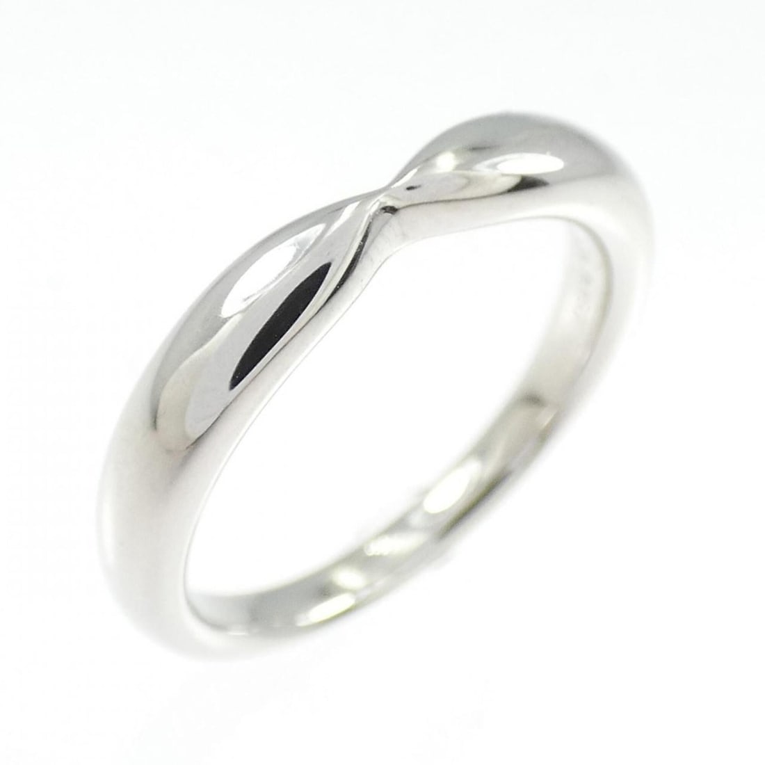 Tiffany Harmony Ring: --- Catalog ---Category: SizeJP Size: 5.5US Size: 3.5Category: DesignType: Band ringGender: WomenMaterial: Platinum 950Category: GeneralBrand: Tiffany--- Item List ---Section: ConditionRanking: Rank