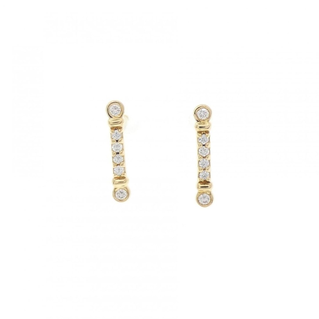 Tiffany & Co. Fleur de Lis Stem Earrings: --- Catalog ---Category: SizeSize (HxWxD): 8.20mm x 1.60mm / 0.32'' x 0.06''Category: DesignType: Stud earringsGender: WomenMaterial: Yellow gold (18K)Category: GeneralMPN: 67281985Brand: Tiffany---