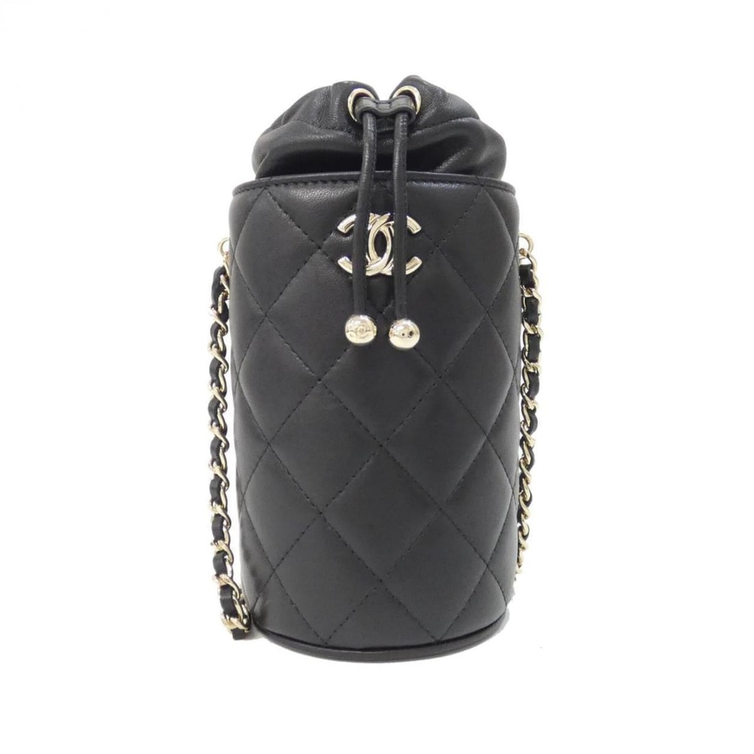 Chanel AP2257 Shoulder Bag: --- Catalog ---Category: SizeSize (HxWxD): 15cm x 9cm x 9cm / 5.9'' x 3.54'' x 3.54''Category: DesignType: Shoulder bagColor: BlackGender: WomenMaterial: Leather Hardware Color: GoldLeather/Fur Type: