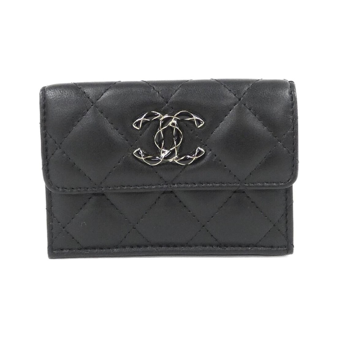 Chanel AP3650 wallet: --- Catalog ---Category: SizeSize (HxWxD): 7cm x 10.5cm x 3cm / 2.75'' x 4.13'' x 1.18''Category: DesignType: Wallet (tri-fold)Color: BlackGender: WomenMaterial: Leather Leather/Fur Type: Lamb