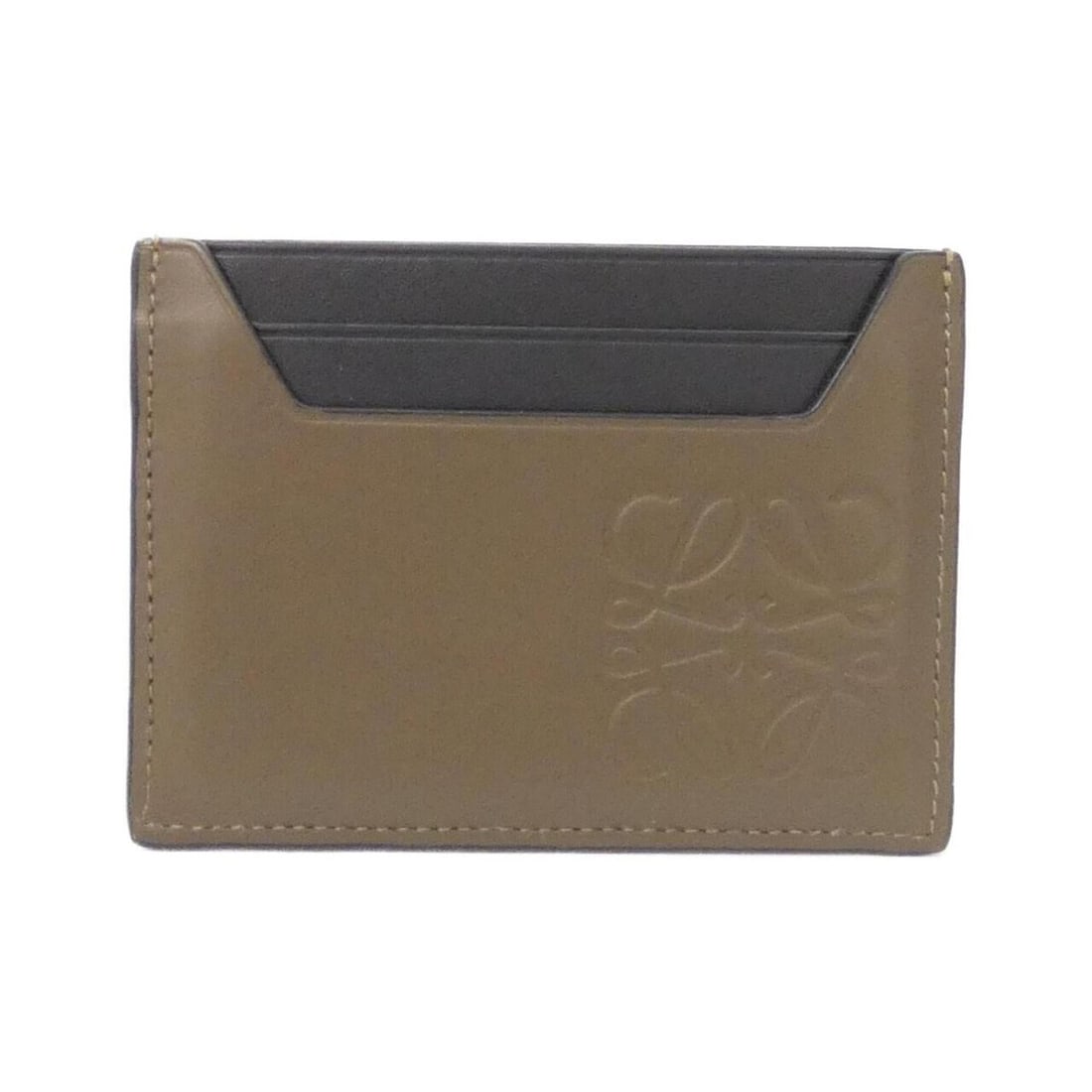 Loewe brand plain card holder C500R94X01 business holder/card case: --- Catalog ---Category: DesignType: Card caseColor: Khaki brownGender: Women,MenMaterial: Leather Category: GeneralBrand: LoeweCategory: Physical PropertiesSize (HxWxD): 7cm x 10cm x 5mm / 2.75'' x 3