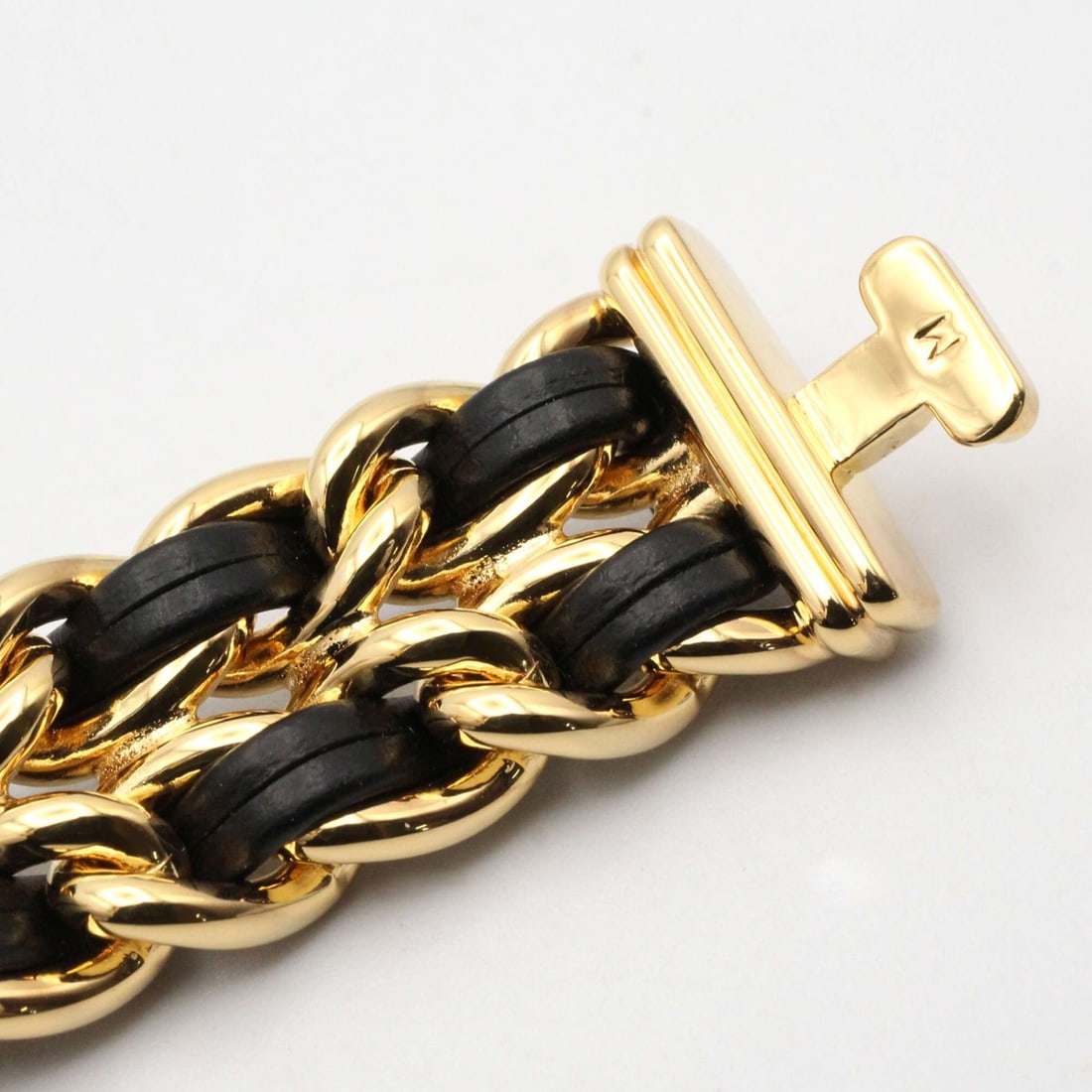 Cartier 2C Charm - 12