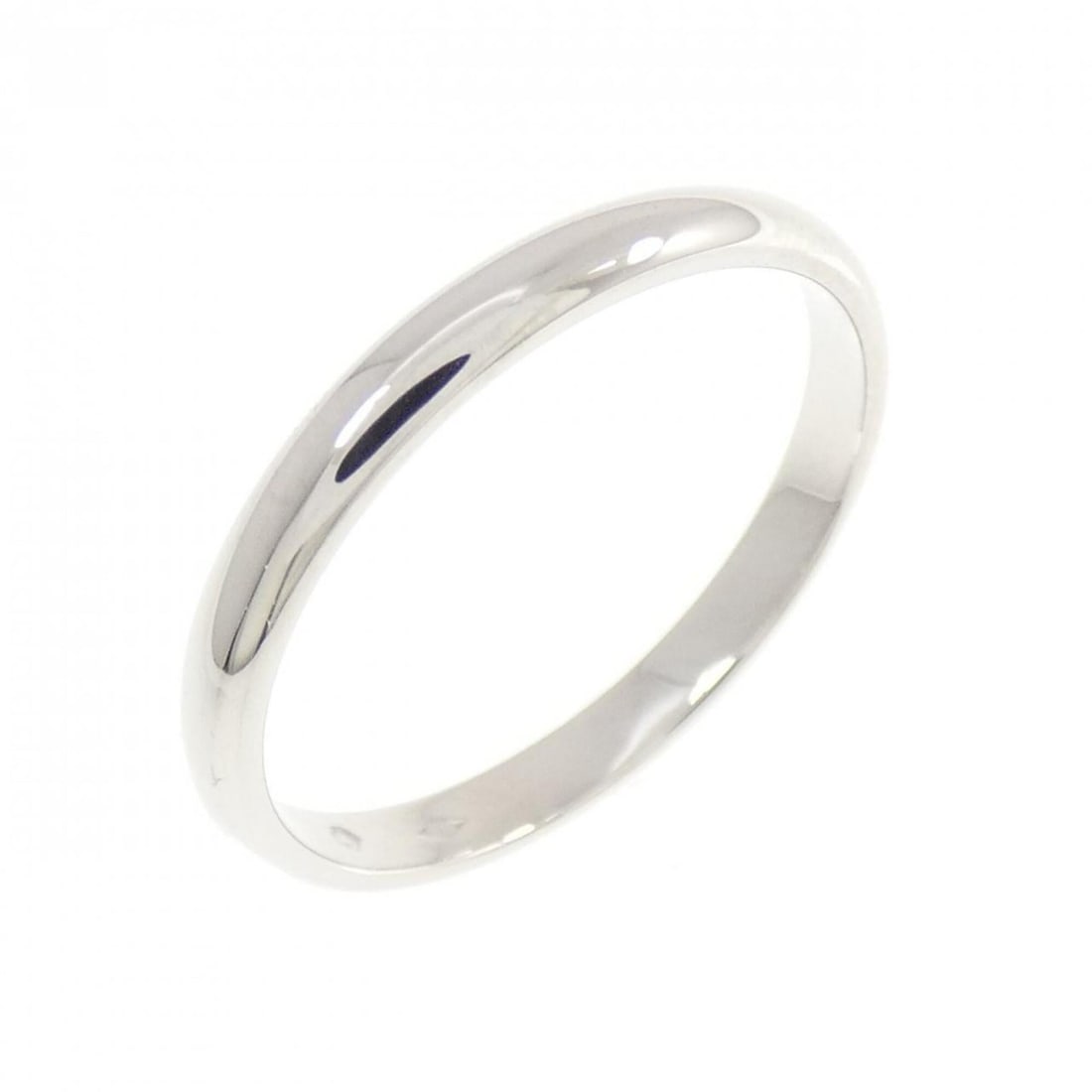 Cartier wedding ring: --- Catalog ---Category: SizeUS Size: 7.5Brand Size: 55Category: DesignType: Wedding ringColor: PlatinumGender: WomenMaterial: Platinum 950Category: GeneralBrand: Cartier--- Item List ---Section: