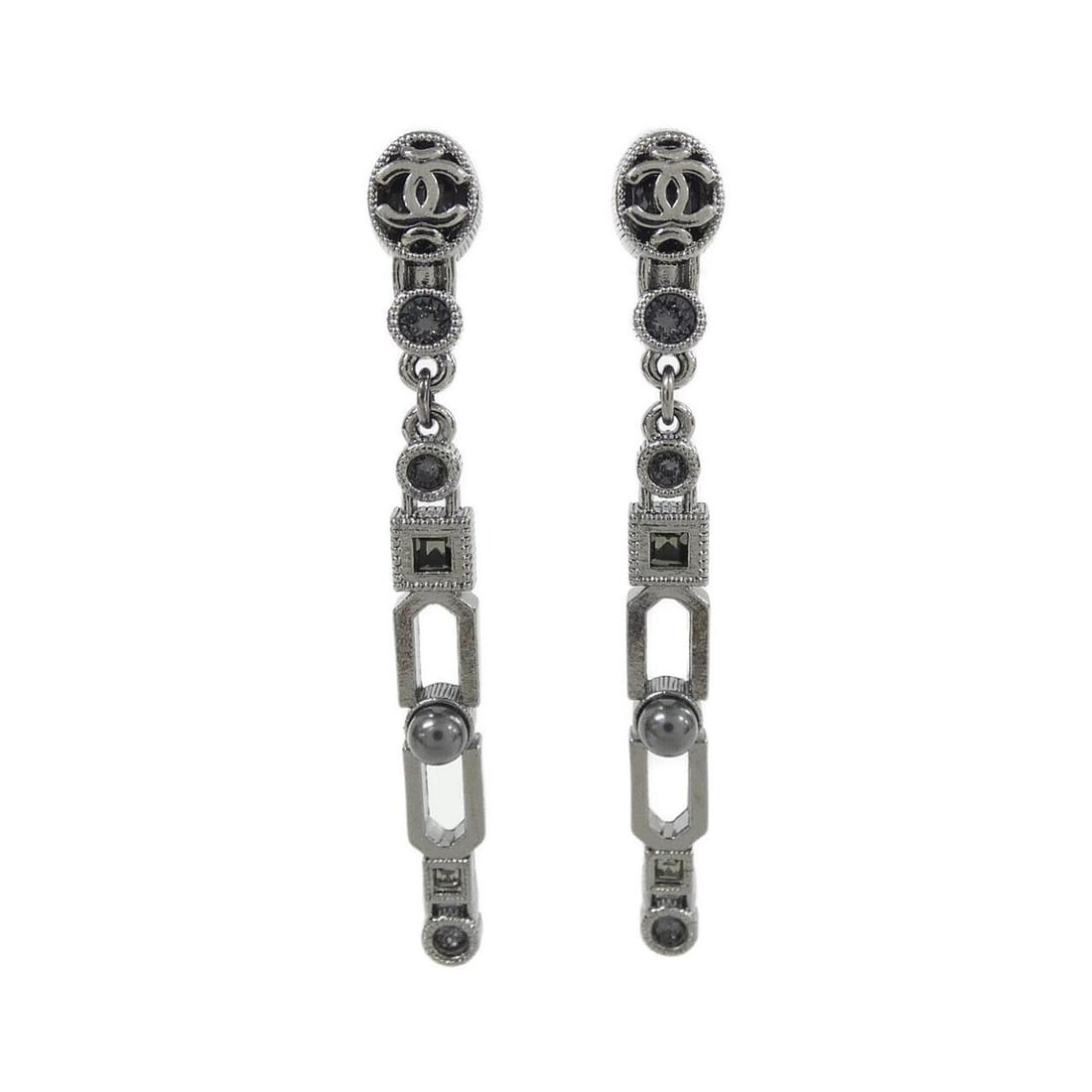 Chanel earrings: --- Catalog ---Category: SizeSize (HxWxD): 72.00mm x 10.00mm / 2.83'' x 0.39''Category: DesignType: Stud earringsColor: Gray, SilverGender: WomenCategory: GeneralBrand: Chanel--- Item List