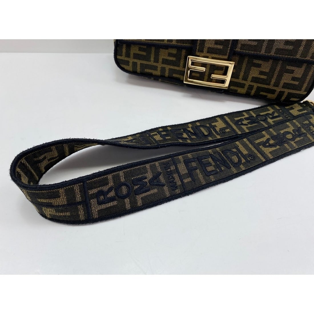 Gucci 790225 3GANH Scrunchie - 13