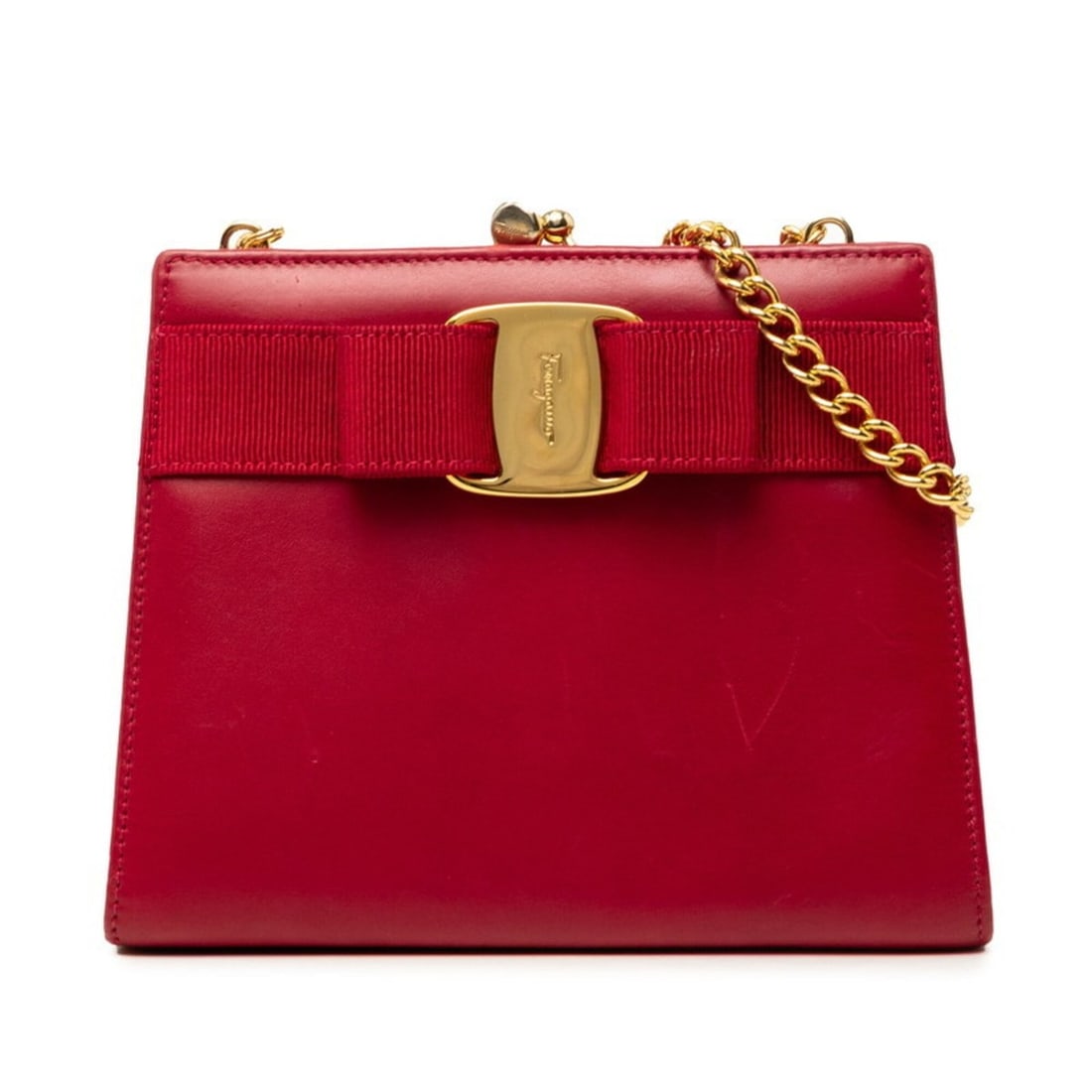 Salvatore Ferragamo Vara Chain Shoulder Bag 223054 Red Leather Women's: --- Catalog ---Category: SizeSize (HxWxD): 13cm x 16cm x 5cm / 5.11'' x 6.29'' x 1.96''Category: DesignType: Shoulder bagColor: Red colorGender: WomenMaterial: Leather Category: GeneralMPN: 223054Bran