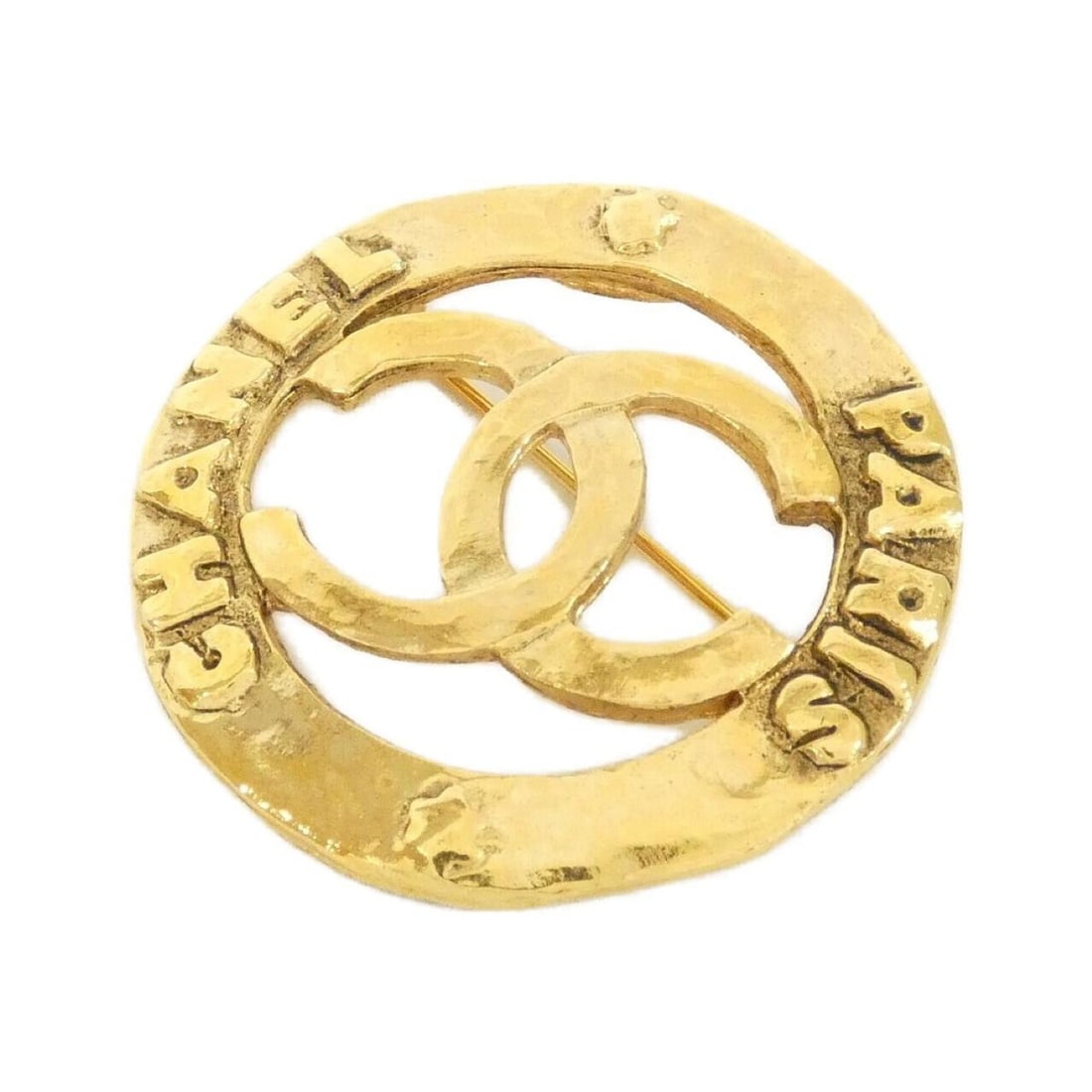 Chanel brooch: --- Catalog ---Category: SizeSize (HxWxD): 4cm x 4cm / 1.57'' x 1.57''Category: DesignType: BroochColor: GoldGender: WomenCategory: GeneralBrand: Chanel--- Item List ---Section: ConditionRanking:
