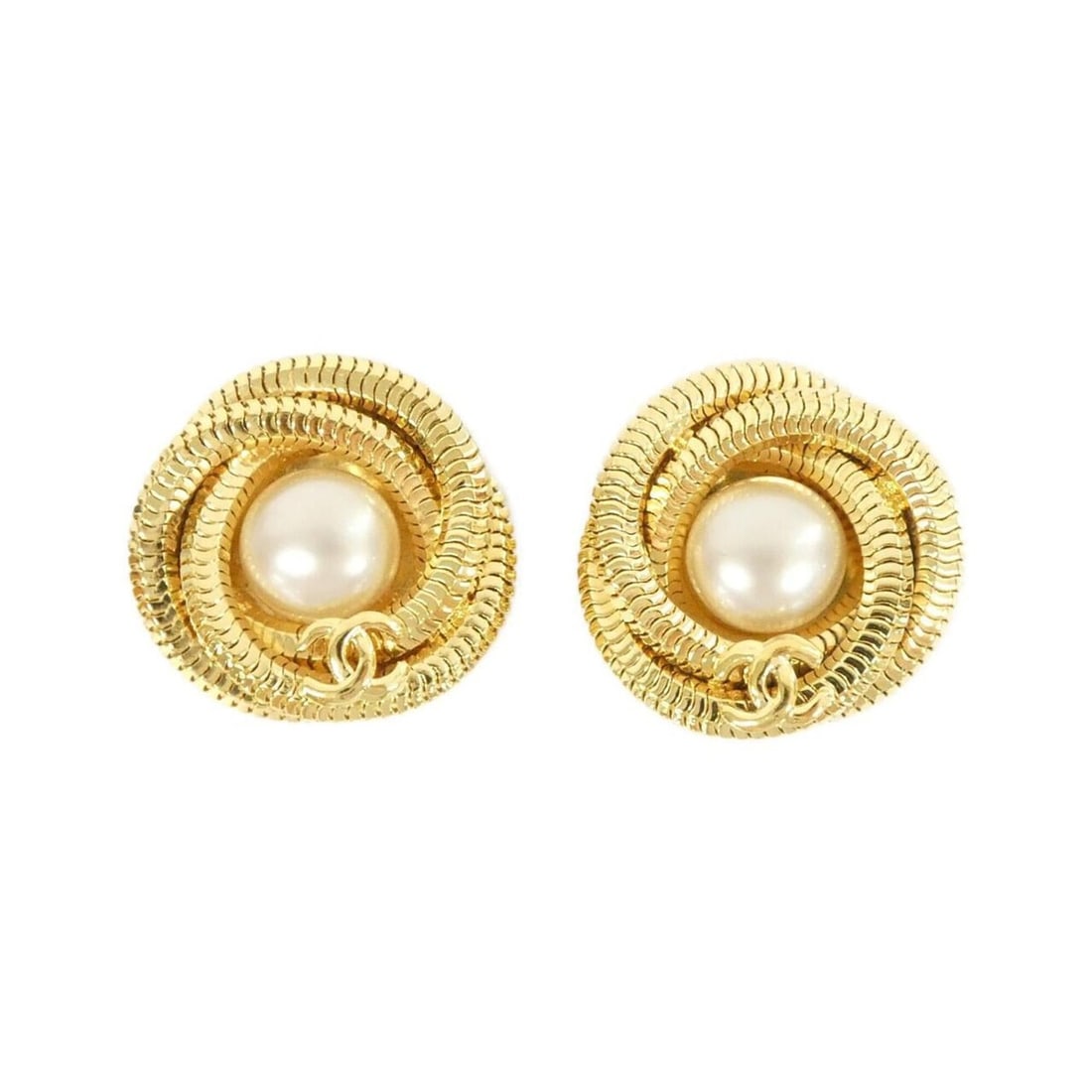 Chanel earrings: --- Catalog ---Category: SizeSize (HxWxD): 30.00mm x 30.00mm / 1.18'' x 1.18''Category: DesignType: Clip earringsColor: Gold, WhiteStone: Artificial pearlGender: WomenCategory: GeneralBrand: Chanel---