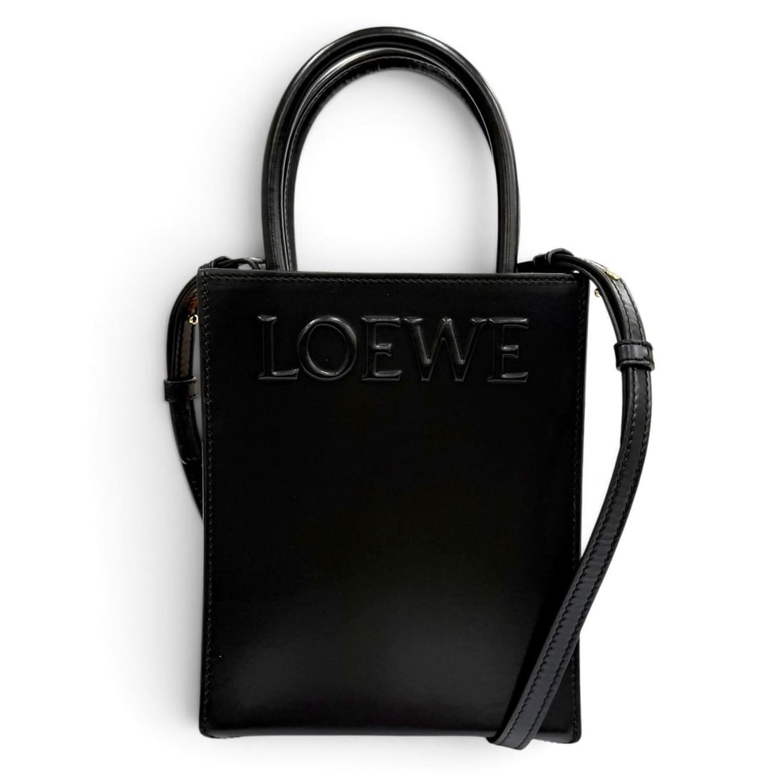 LOEWE A933S30X01 Standard A5 Tote Leather 2-Way Shoulder Bag, Black, Made in Spain, Women's: --- Catalog ---Category: SizeSize (HxWxD): 20.5cm x 17cm x 6cm / 8.07'' x 6.69'' x 2.36''Category: DesignType: Shoulder bagColor: BlackGender: WomenMaterial: Leather Category: GeneralMPN: A933S30X01Br