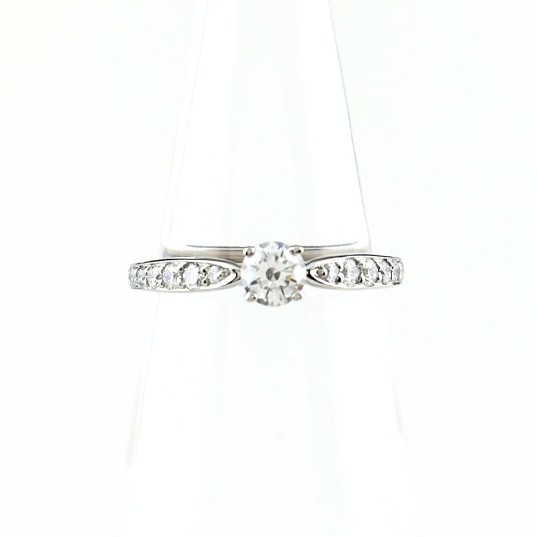 Tiffany & Co. Harmony Round Brilliant Engagement Ring, Platinum Ring (Pt950), Diamond, Women's: --- Catalog ---Category: SizeJP Size: 5US Size: 3.5Category: DesignType: Band ringStone: DiamondGender: WomenMaterial: Platinum 950Weight (ct.): 0.22Category: GeneralBrand: Tiffany--- Item List ---Sec