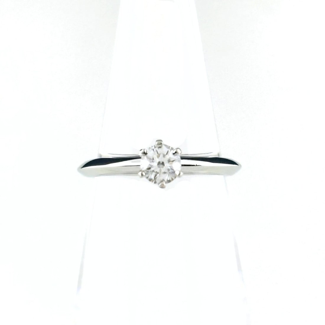 Tiffany & Co. Solitaire Ring, Platinum Ring with Diamond, Pt950, Women's: --- Catalog ---Category: SizeJP Size: 5US Size: 3.5Category: DesignType: Band ringStone: DiamondGender: WomenMaterial: Platinum 950Category: GeneralBrand: Tiffany--- Item List ---Section: ConditionRan