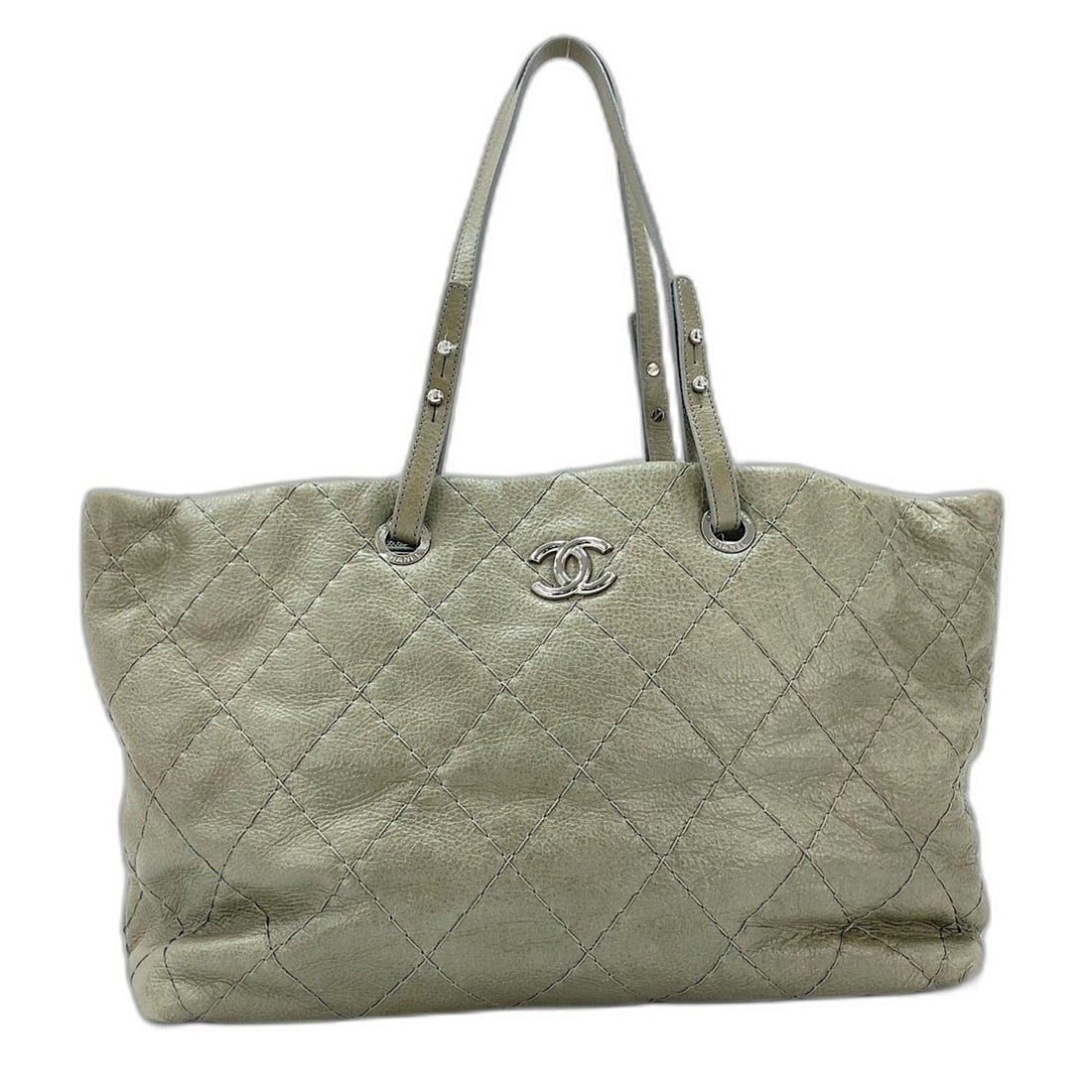 Chanel On the Road Tote Bag, Green: --- Catalog ---Category: SizeSize (HxWxD): 25cm x 36cm x 15cm / 9.84'' x 14.17'' x 5.9''Category: DesignType: Tote bagColor: GreenGender: WomenCategory: GeneralBrand: Chanel--- Item List ---Section: