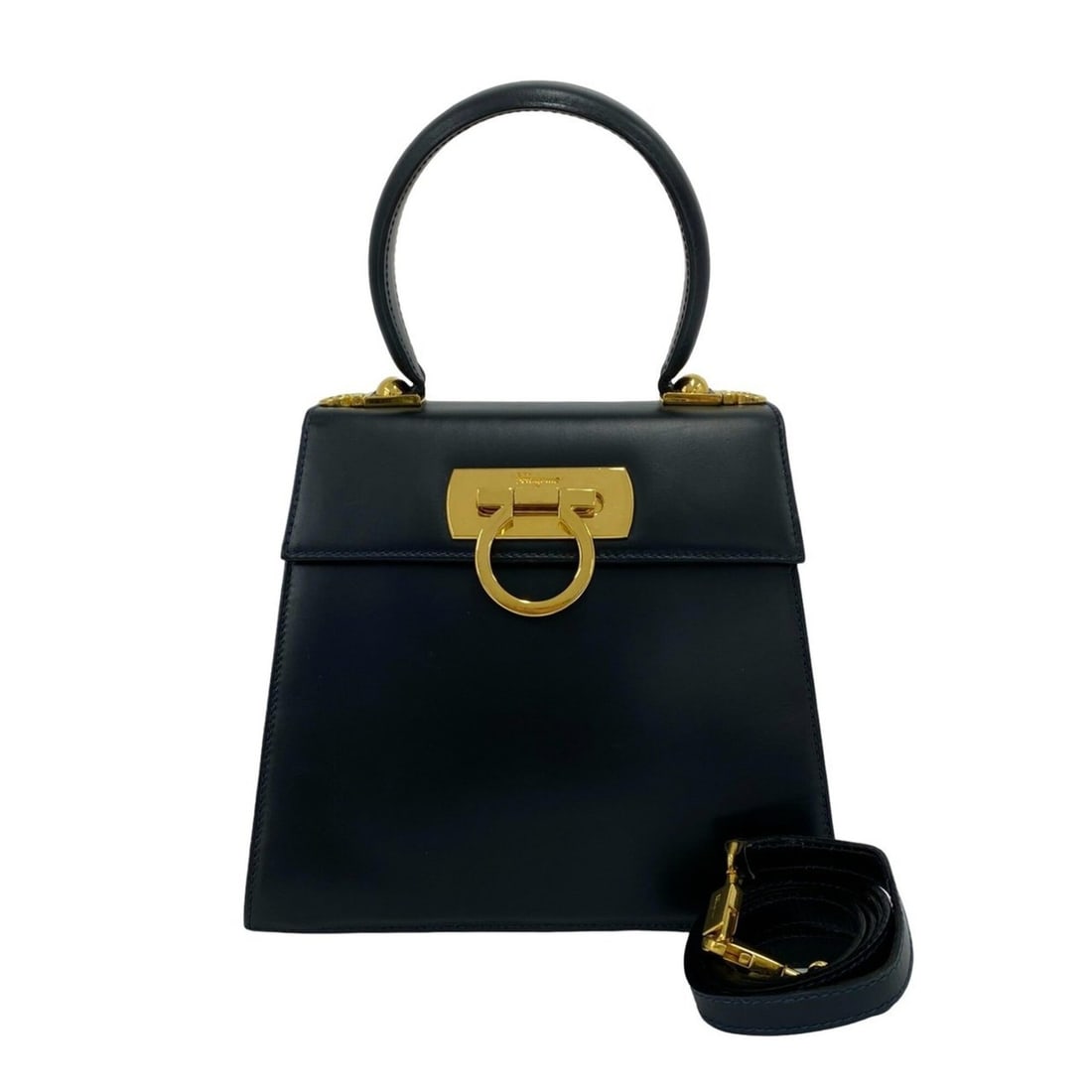 Salvatore Ferragamo Gancini hardware leather 2-way shoulder bag/handbag, black, 79490: --- Catalog ---Category: SizeSize (HxWxD): 17.5cm x 20.5cm x 8.5cm / 6.88'' x 8.07'' x 3.34''Category: DesignType: Handbag, Shoulder bagColor: BlackGender: WomenMaterial: Leather Category: GeneralBran