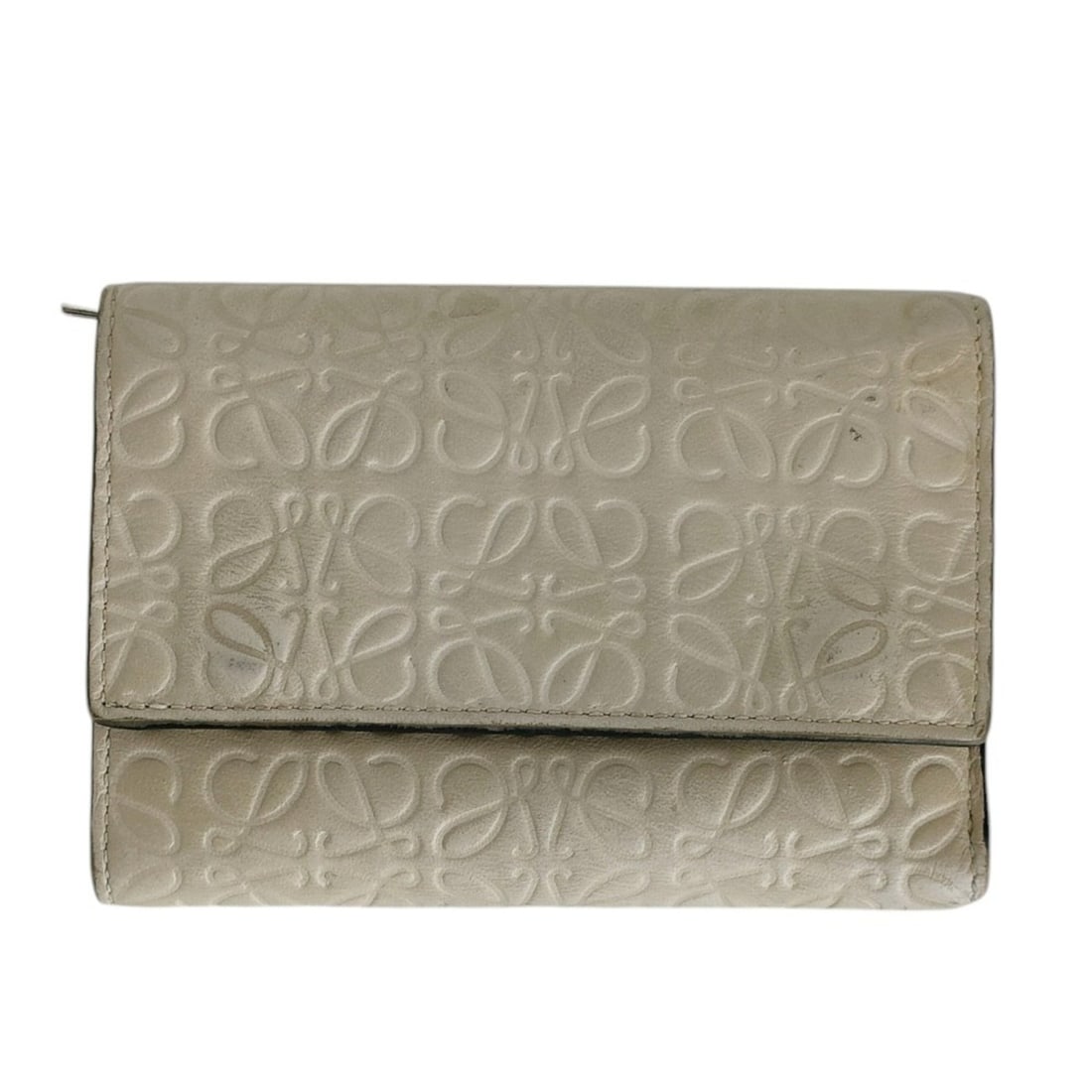 LOEWE Repeat Anagram Compact Wallet Tri-fold 062102 Greige Women's: --- Catalog ---Category: SizeSize (HxWxD): 8.3cm x 11.8cm x 1.5cm / 3.26'' x 4.64'' x 0.59''Category: DesignType: Wallet (tri-fold)Color: GrayishGender: WomenCategory: GeneralBrand: Loewe--- Item List