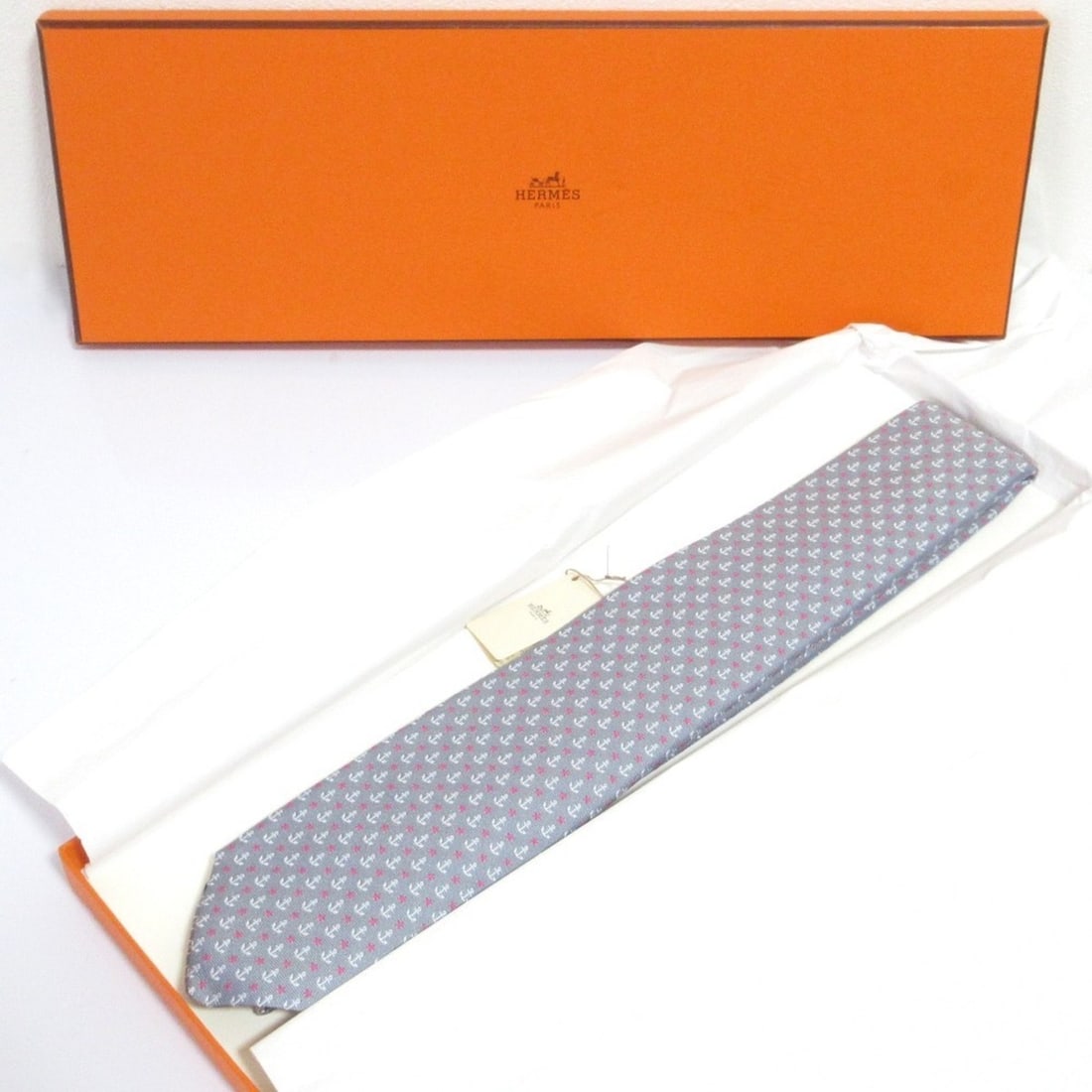 HERMES Men's Regular Silk Tie in Gray with Small Pattern