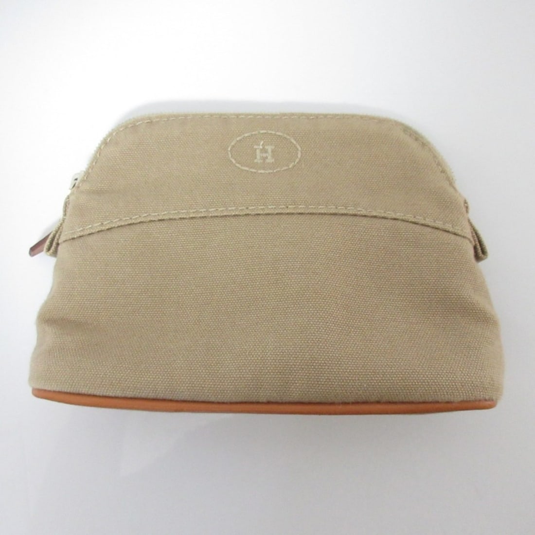 HERMES Bolide Pouch Mini Taupe Beige (Men's & Women's): --- Catalog ---Category: SizeSize (HxWxD): 11cm x 17cm x 5.6cm / 4.33'' x 6.69'' x 2.2''Category: DesignType: PouchColor: TaupeGender: Men,Women,UnisexCategory: GeneralLine: BolideBrand: Hermes---
