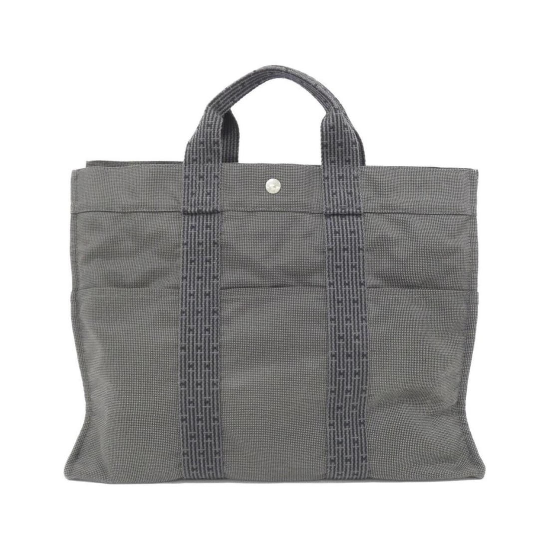 Hermes Herline MM 100951M Handbag: --- Catalog ---Category: SizeSize (HxWxD): 33cm x 43cm x 11cm / 12.99'' x 16.92'' x 4.33''Category: DesignType: HandbagColor: BlackGender: Men,WomenMaterial: Canvas Hardware Color: SilverCategory: