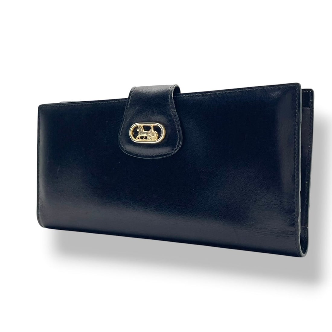 CELINE Carriage Hardware Leather Bi-fold Long Wallet Black Gold Old Celine Women's W5: --- Catalog ---Category: SizeSize (HxWxD): 9cm x 19cm x 1.5cm / 3.54'' x 7.48'' x 0.59''Category: DesignType: Long wallet (bi-fold)Color: BlackGender: WomenMaterial: Leather Category: GeneralBrand: Ce