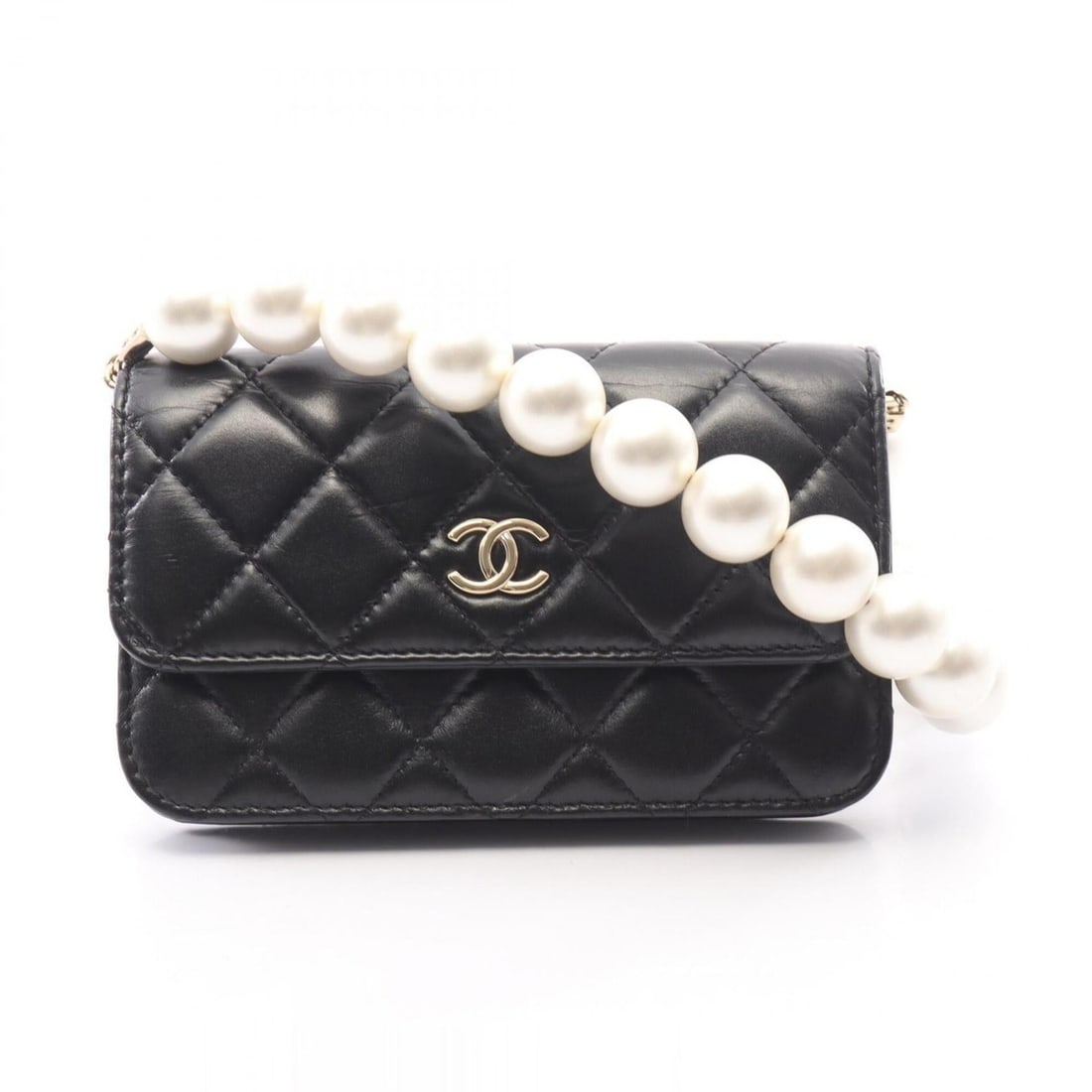 Chanel Matelassé Pearl Chain Shoulder Bag/Handbag, Lambskin Leather, Women's, Black: --- Catalog ---Category: SizeSize (HxWxD): 9.5cm x 15cm x 2cm / 3.74'' x 5.9'' x 0.78''Category: DesignType: Handbag, Shoulder bagColor: BlackGender: WomenMaterial: Leather Leather/Fur Type: LambskinC