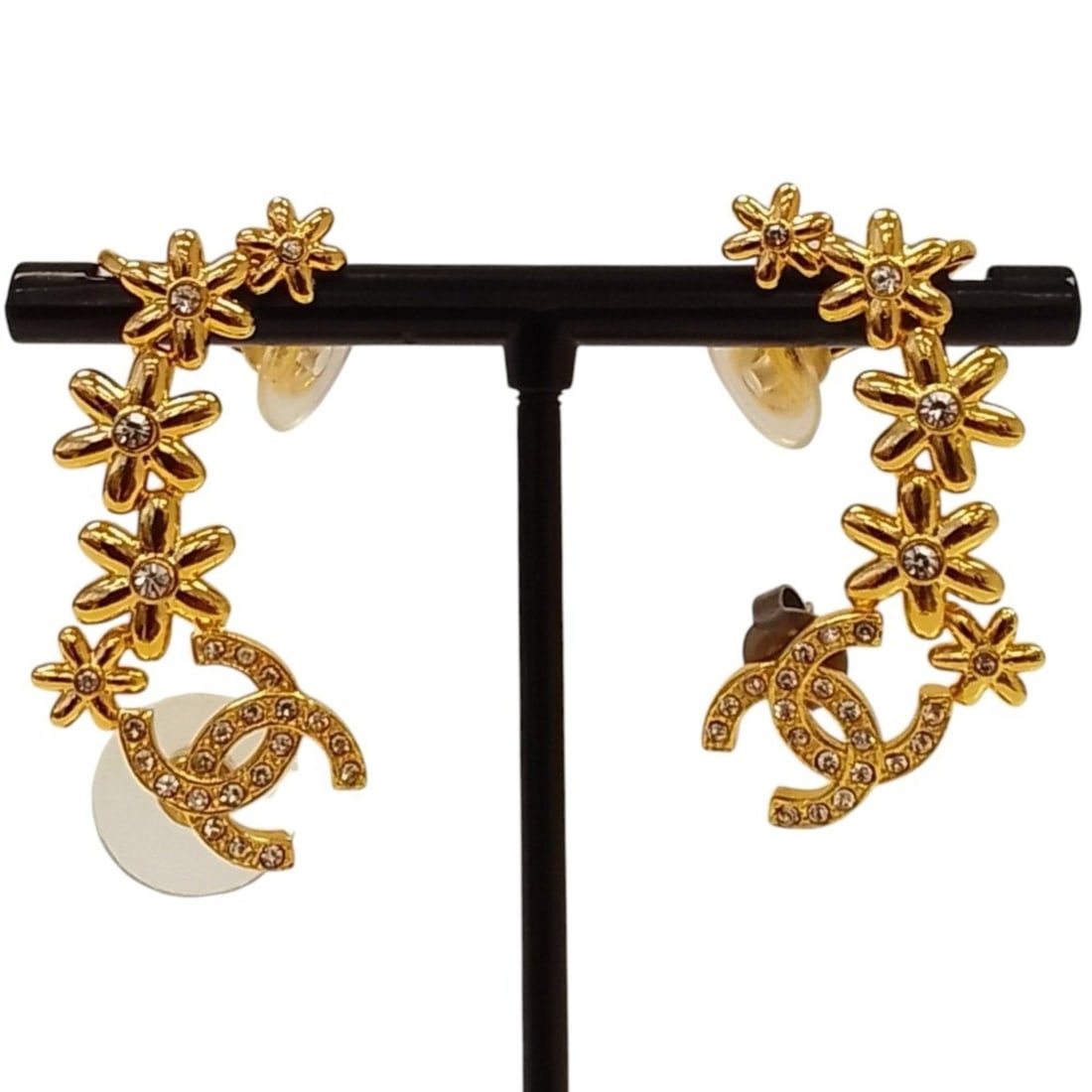 CHANEL I23A Coco Mark Flower Motif Earrings, Gold Color, Women's: --- Catalog ---Category: SizeSize (HxWxD): 30.00mm x 17.00mm / 1.18'' x 0.67''Category: DesignType: Stud earringsColor: GoldGender: WomenCategory: GeneralBrand: Chanel--- Item List ---Section: Conditi