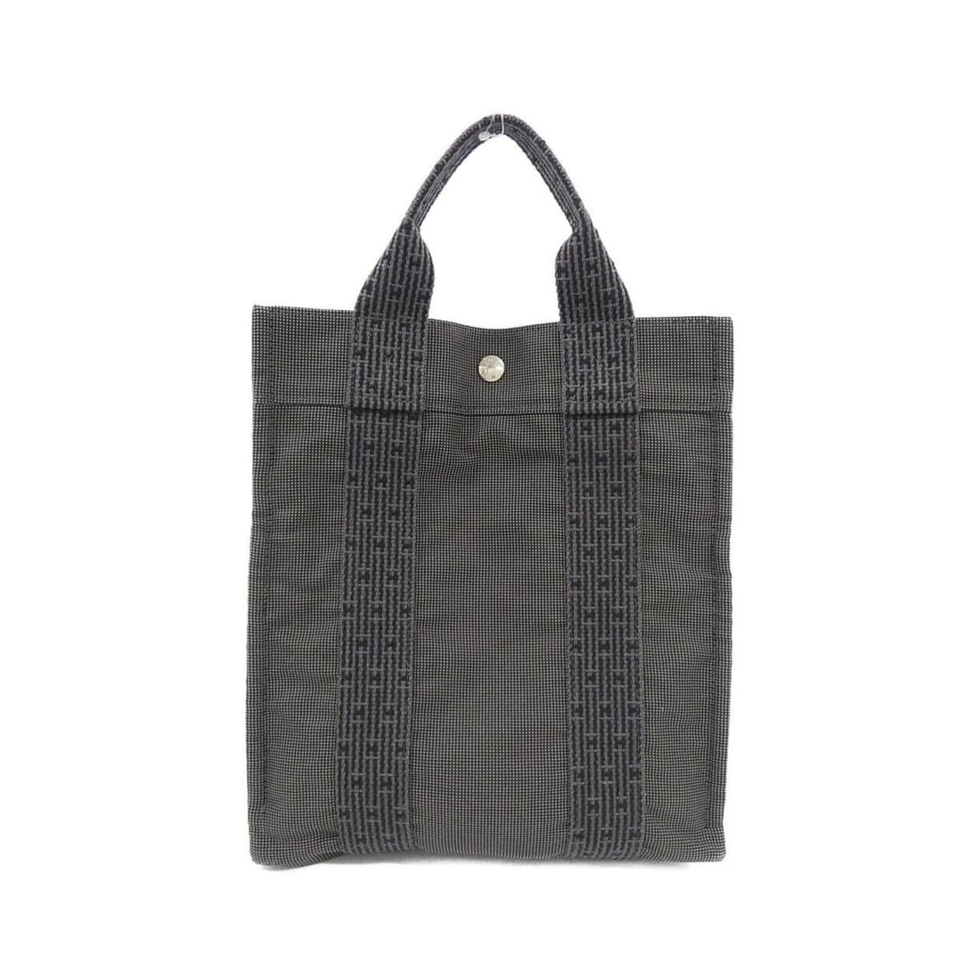 Hermes Herline Sac Ad PM 101120M Backpack: --- Catalog ---Category: SizeSize (HxWxD): 30cm x 26cm x 6cm / 11.81'' x 10.23'' x 2.36''Category: DesignType: BackpackColor: BlackGender: WomenMaterial: Canvas Hardware Color: SilverCategory: General