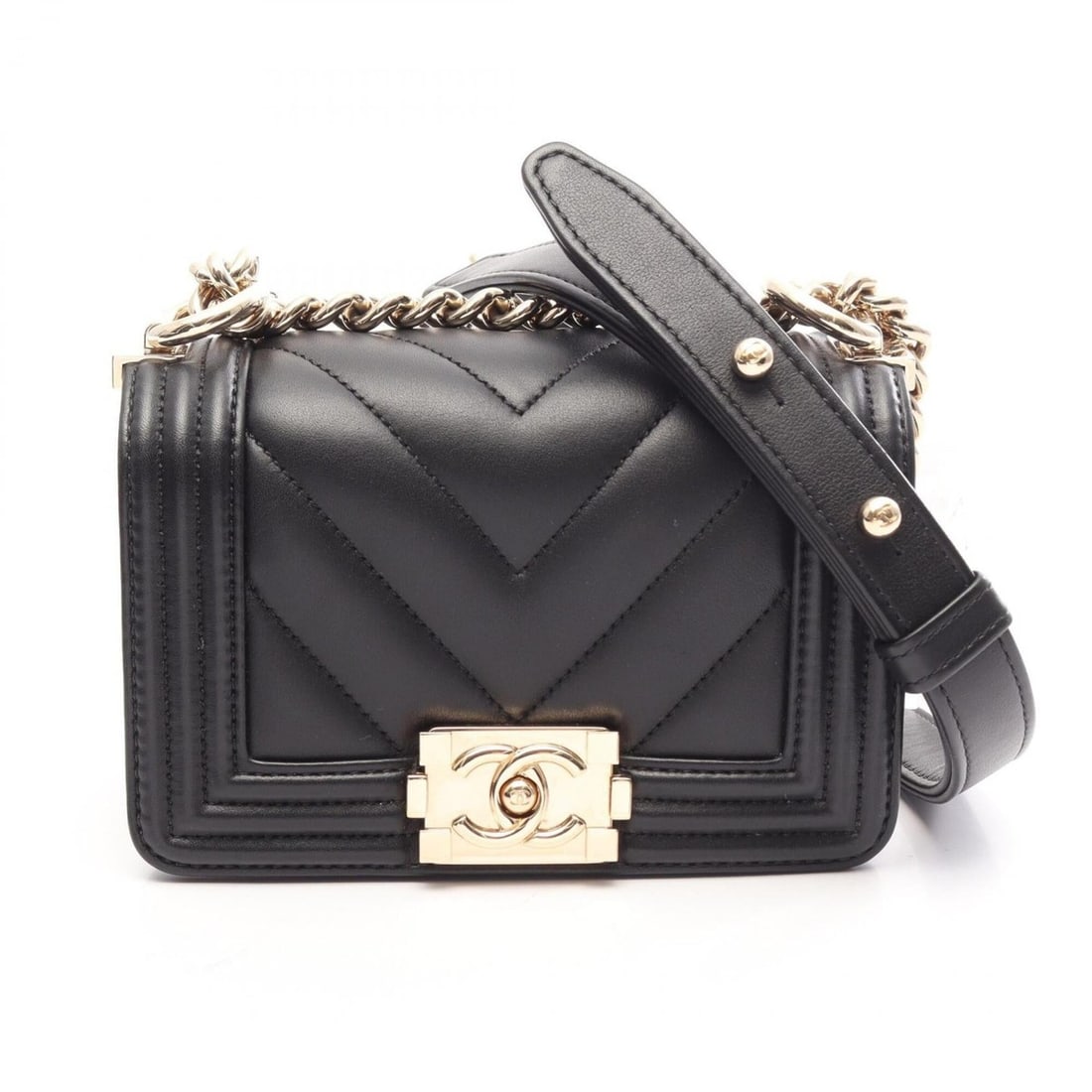 Chanel Boy Mini Chevron V-stitch Shoulder Bag/Handbag, Lambskin Leather, Women's, Black: --- Catalog ---Category: SizeSize (HxWxD): 10cm x 15cm x 5cm / 3.93'' x 5.9'' x 1.96''Category: DesignType: Handbag, Shoulder bagColor: BlackGender: WomenMaterial: Leather Leather/Fur Type: LambskinCa