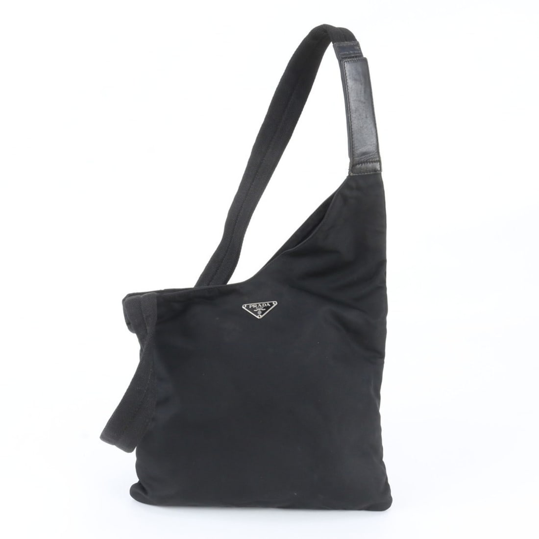 Prada Tessuto Nylon Triangle Logo Leather Shoulder Bag Messenger Black Men's: --- Catalog ---Category: SizeSize (HxWxD): 27cm x 28cm x 3cm / 10.62'' x 11.02'' x 1.18''Category: DesignType: Messenger bag, Shoulder bagColor: BlackGender: MenMaterial: Nylon , Leather Category: Gen
