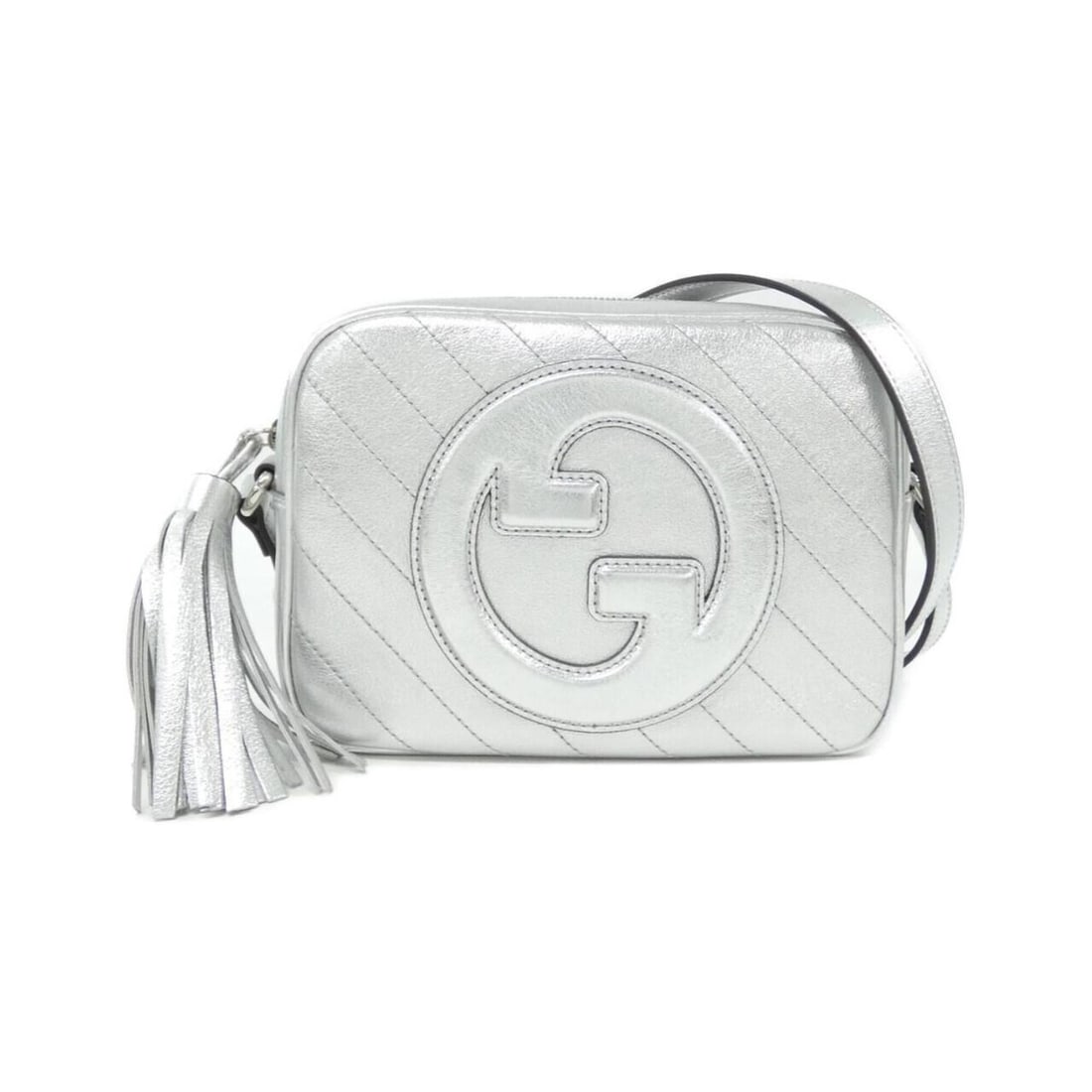 Gucci BLONDIE 742360 AACBO Shoulder Bag: --- Catalog ---Category: SizeSize (HxWxD): 15cm x 20cm x 7cm / 5.9'' x 7.87'' x 2.75''Category: DesignType: Shoulder bagColor: Metallic silverGender: WomenMaterial: Leather Category: GeneralMPN: 74236