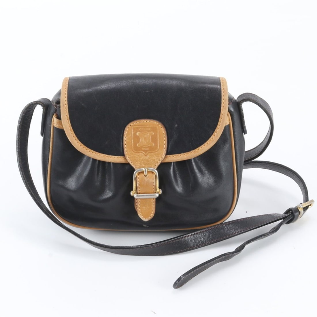 Celine Triomphe Leather Shoulder Bag, Black, Women's: --- Catalog ---Category: SizeSize (HxWxD): 15cm x 18cm x 6cm / 5.9'' x 7.08'' x 2.36''Category: DesignType: Shoulder bagColor: BlackGender: WomenMaterial: Leather Category: GeneralBrand: CelineCountry