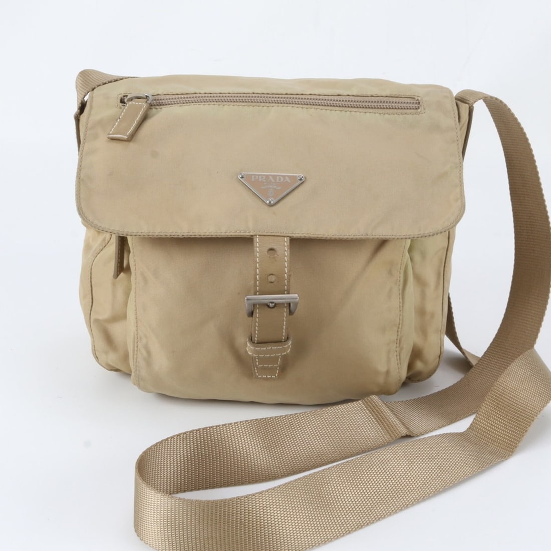 Prada Tessuto Nylon Triangle Logo Leather Shoulder Bag Crossbody for Women: --- Catalog ---Category: SizeSize (HxWxD): 20cm x 23cm x 10cm / 7.87'' x 9.05'' x 3.93''Category: DesignType: Shoulder bagColor: BeigeGender: WomenMaterial: Nylon , Leather Category: GeneralBrand: Pra