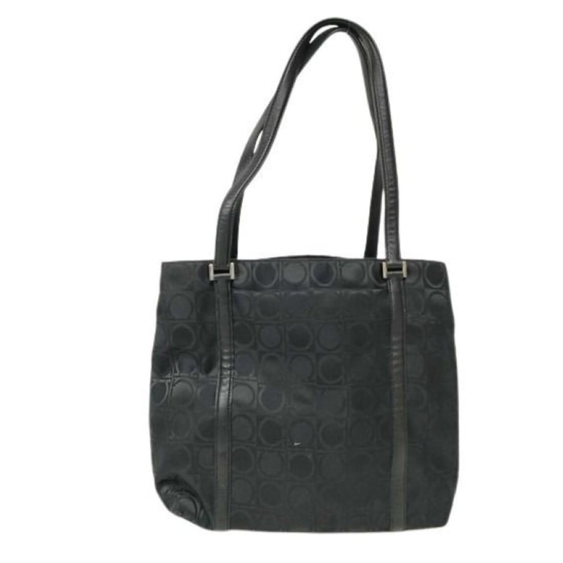 Salvatore Ferragamo Gancini Trifoglio Bucket Bag BA-21 1261 Black Nylon x Leather Women's Tote: --- Catalog ---Category: SizeSize (HxWxD): 27cm x 27cm x 11cm / 10.62'' x 10.62'' x 4.33''Category: DesignType: Tote bagColor: BlackStyle: CostumeGender: WomenMaterial: Nylon , Leather Inner Pocket: Z