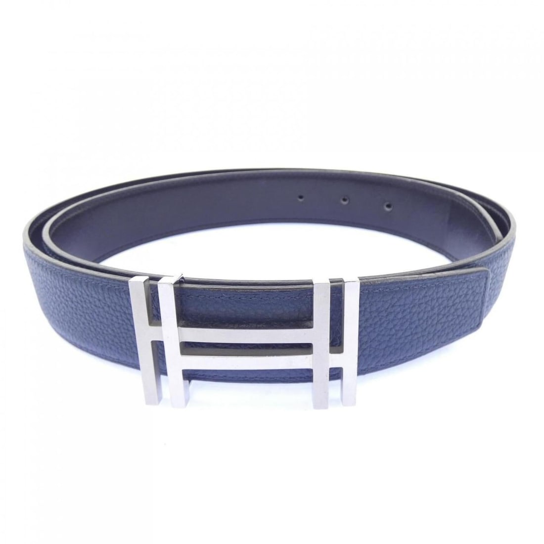 Hermes H AU CARRE Reversible Belt (Size 32): --- Catalog ---Category: SizeWidth: 3cm / 1.18''Length: 82.5cm - 87.5cm / 32.48'' - 34.44''Category: DesignType: Standard beltColor: Black, NavyGender: MenReversible: YesCategory: GeneralBrand: Hermes