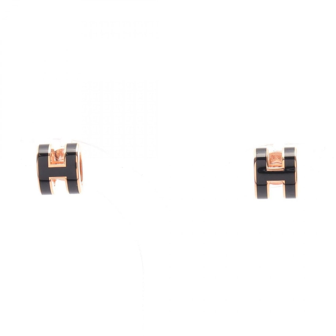 Hermes MINI POP H earrings, gold-plated (GP), women's, black/gold tones.: --- Catalog ---Category: SizeSize (HxWxD): 9.00mm x 7.00mm / 0.35'' x 0.28''Category: DesignType: Stud earringsColor: Black, GoldGender: WomenMaterial: Gold platingCategory: GeneralBrand: Hermes--- It