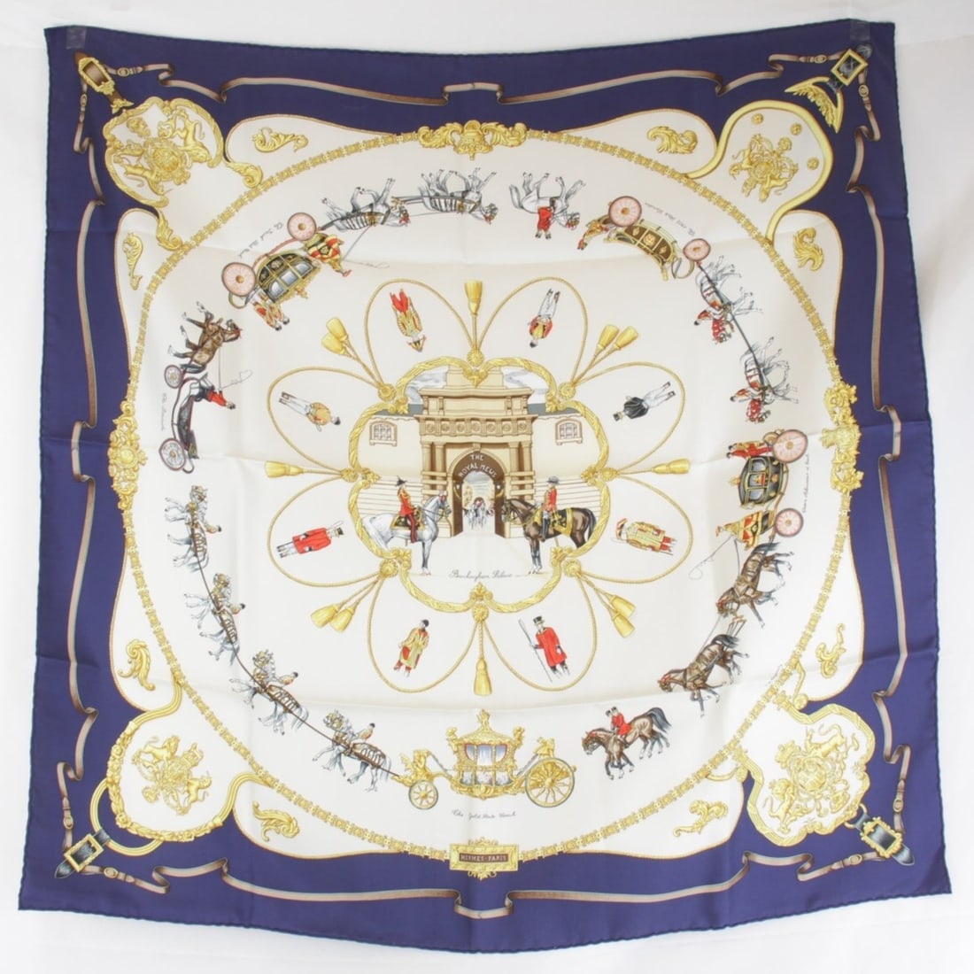 HERMES Hermes Silk Scarf/Muffler, Navy, Women's: --- Catalog ---Category: SizeSize (LxW): 90cm x 90cm / 35.43'' x 35.43''Category: DesignType: ScarfColor: NavyGender: WomenMaterial: Silk Category: GeneralBrand: HermesCountry of Origin: France--- Ite