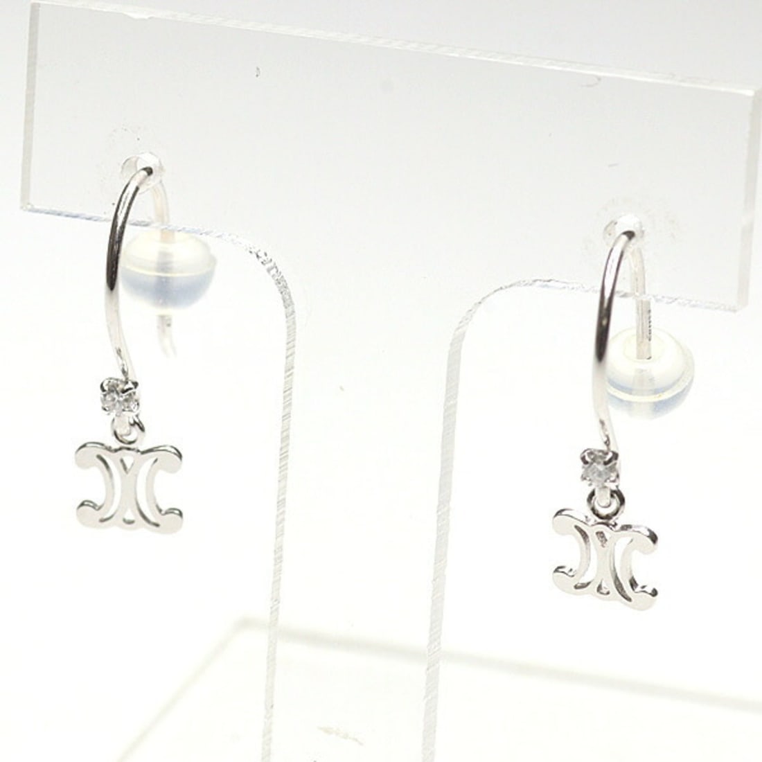 Celine Macadam Earrings, K10WG Diamond White Gold Hook Earrings: --- Catalog ---Category: SizeWeight: 0.5g / 0.01oz.Size (HxWxD): 5.10mm x 4.60mm / 0.20'' x 0.18''Category: DesignType: Drop earringsColor: White goldStone: DiamondGender: WomenMaterial: White gold (1
