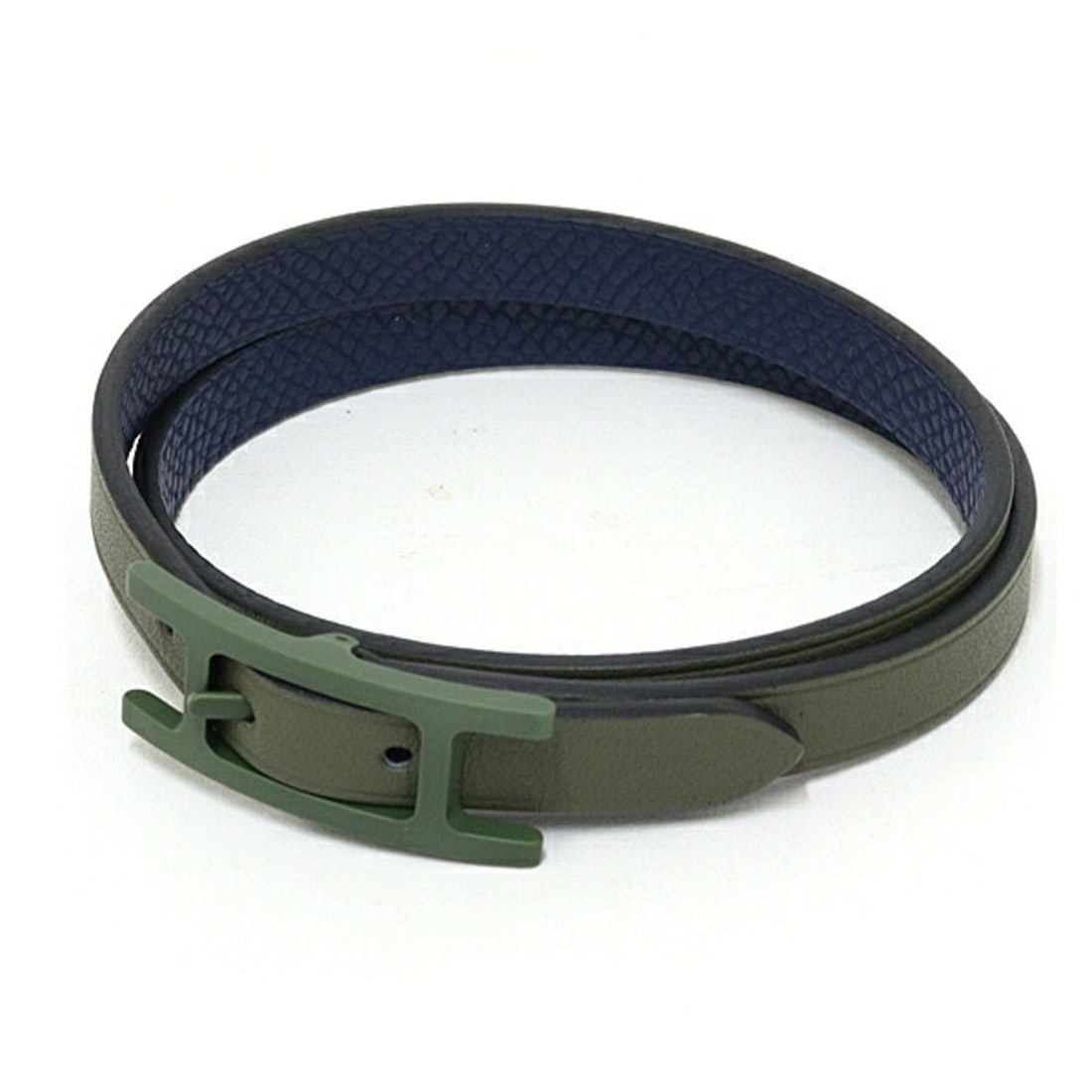 Hermes leather bracelet, Be Api Double Tour, Swift Epsom leather, Vert Veronese (navy).: --- Catalog ---Category: SizeSize: T5Width: 3.5cm / 1.37''Length: 17.5cm - 18.5cm / 6.88'' - 7.28''Weight: 8g / 0.28oz.Total Length: 43.5cm / 17.12''Category: DesignType: Charm braceletColor: NavyGend