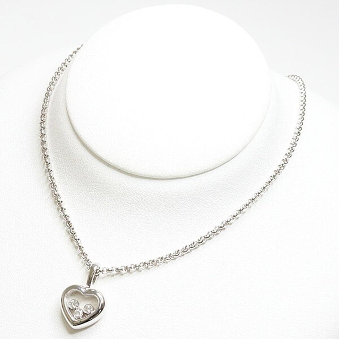 Chopard Happy Diamonds Heart Necklace, 750WG (White Gold) and 18KWG Gold), 3-piece set, polished.: --- Catalog ---Category: SizeWeight: 11.8g / 0.41oz.Pendant Size: 17.2mm x 11.9mm / 0.67'' x 0.46''Neck Circumference: 42.2 cm / 16.61''Category: DesignColor: White goldStone: DiamondGender: WomenMate