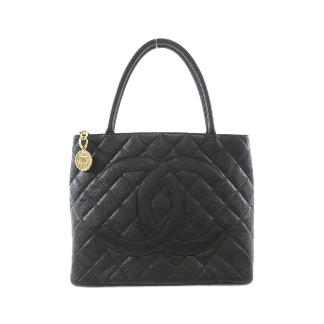 Chanel 1804 handbag: --- Catalog ---Category: SizeSize (HxWxD): 25cm x 30cm x 14cm / 9.84'' x 11.81'' x 5.51''Category: DesignType: HandbagColor: BlackGender: WomenMaterial: Grained Calfskin Category: GeneralMPN: