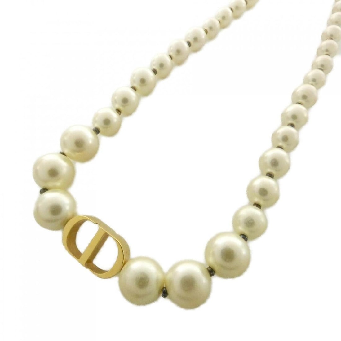 Christian Dior 30 Montaigne N1116MTGRS Necklace: --- Catalog ---Category: SizePendant Size: 10mm x 15mm / 0.39'' x 0.59''Neck Circumference: 33.5 cm - 37.5 cm / 13.18'' - 14.76''Category: DesignColor: Gold, WhiteGender: WomenNecklace Type: