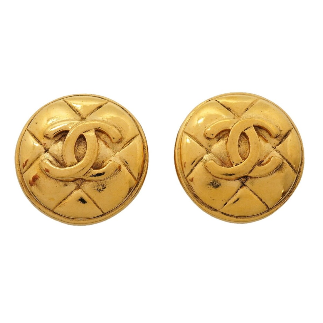 Chanel earrings, Coco Mark, Matelassé, Circle, GP plated, gold, women's.: --- Catalog ---Category: SizeSize (HxWxD): 25.30mm x 25.20mm / 1.00'' x 0.99''Category: DesignType: Clip earringsColor: GoldGender: WomenMaterial: Gold platingCategory: GeneralBrand: Chanel--- Item Li