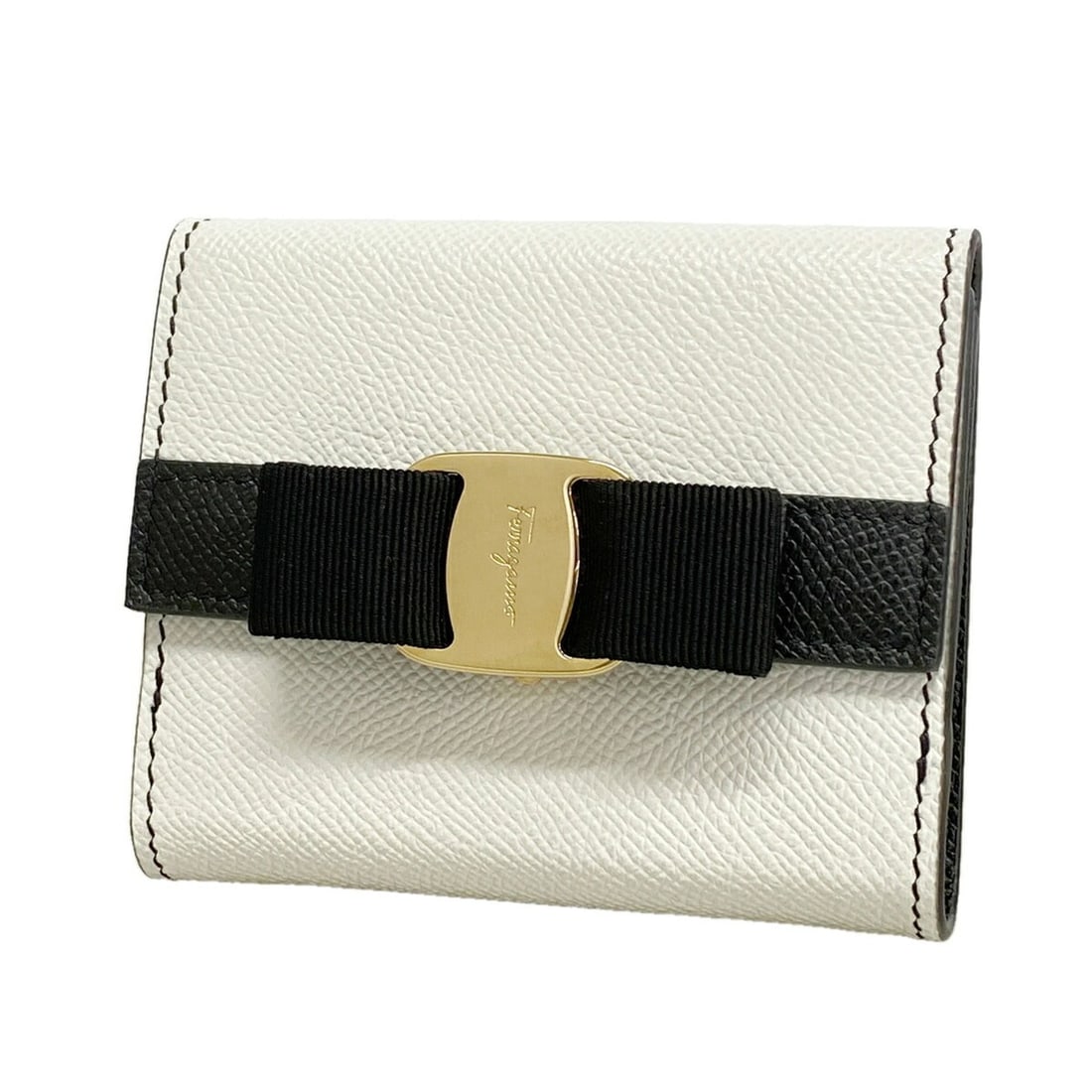 Salvatore Ferragamo Vara Leather Wallet, White/Black, Women's: --- Catalog ---Category: SizeSize (HxWxD): 9.5cm x 11cm x 2cm / 3.74'' x 4.33'' x 0.78''Category: DesignType: Wallet (bi-fold)Color: Black, WhiteGender: WomenMaterial: Leather Category: GeneralBrand: 