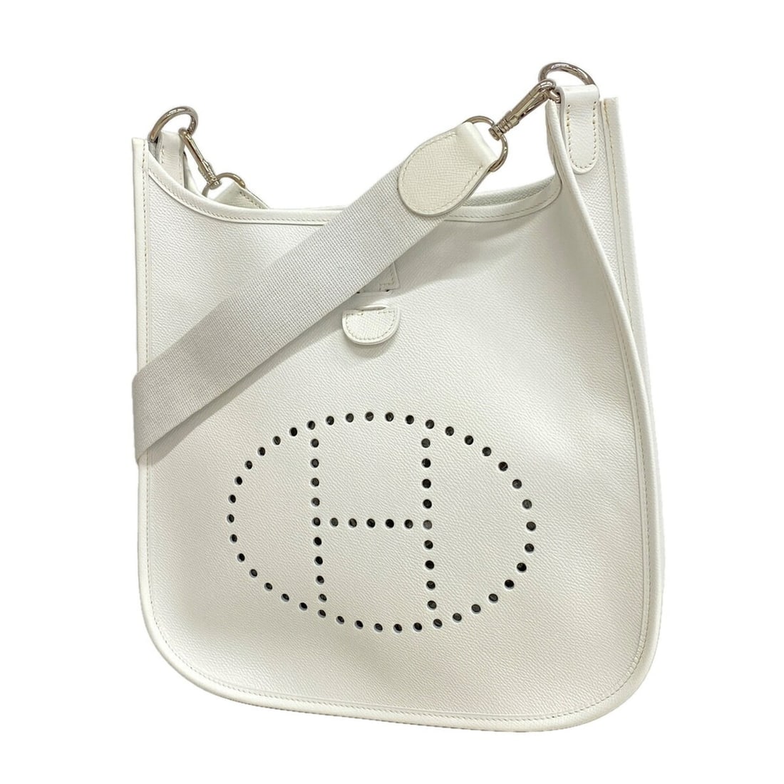 Hermes Evelyne 1 PM Shoulder Bag, Veau Epsom Leather, White, ?H Stamp, Women's: --- Catalog ---Category: SizeSize (HxWxD): 29cm x 30cm x 7.5cm / 11.41'' x 11.81'' x 2.95''Category: DesignType: Shoulder bagColor: WhiteGender: WomenMaterial: Epsom leather , Leather Hardware Color: 