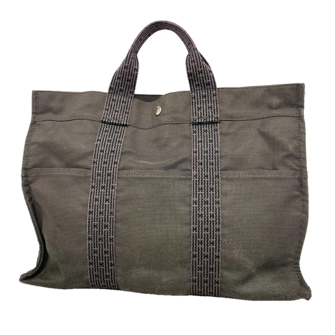 Hermes Herline MM Nylon Tote Bag, Gray, for Men and Women: --- Catalog ---Category: SizeSize (HxWxD): 32.5cm x 44cm x 11cm / 12.79'' x 17.32'' x 4.33''Category: DesignType: Tote bagColor: GrayGender: Men,WomenMaterial: Nylon Hardware Color: SilverCategory: Ge